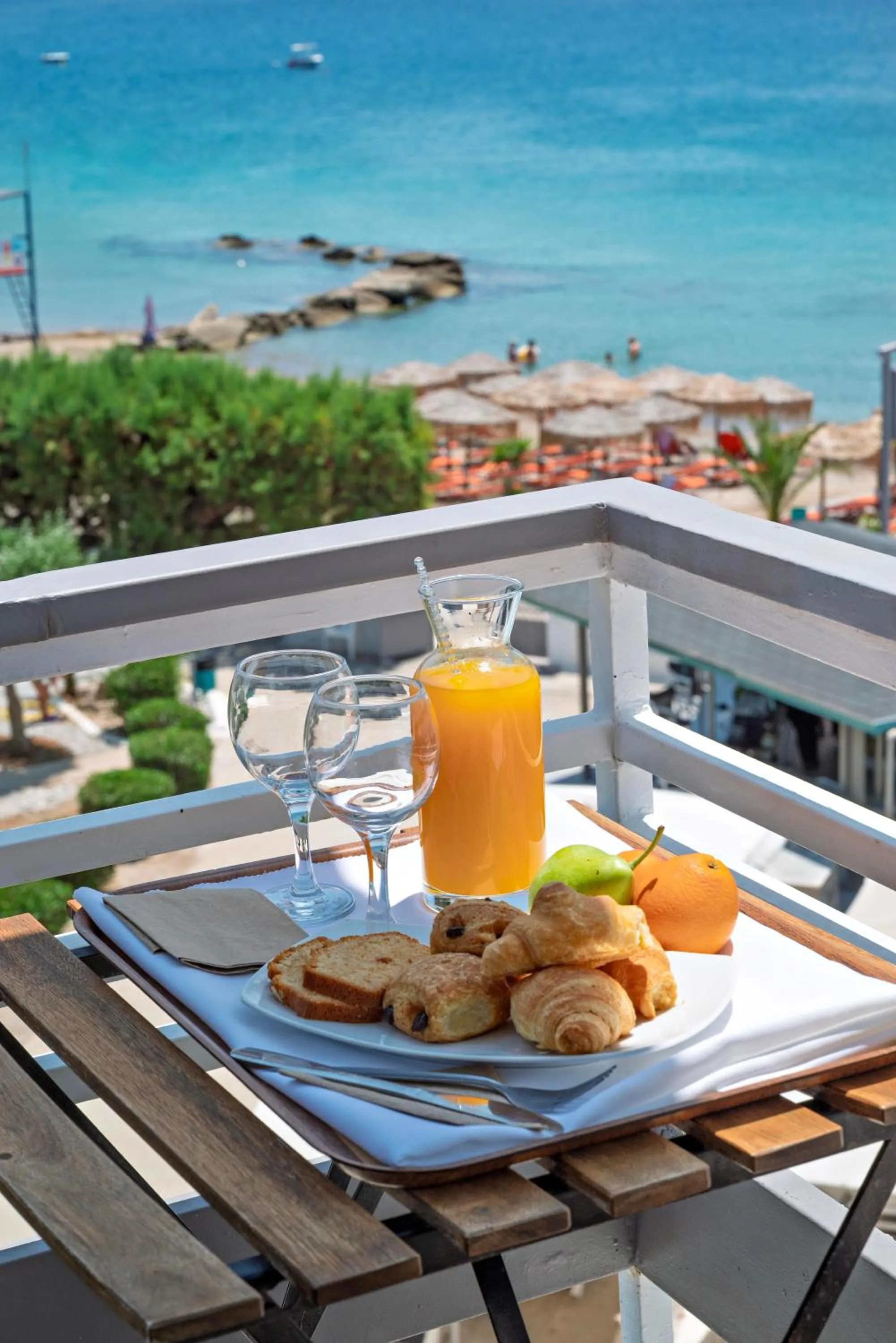 Day in The Grove Seaside Hotel