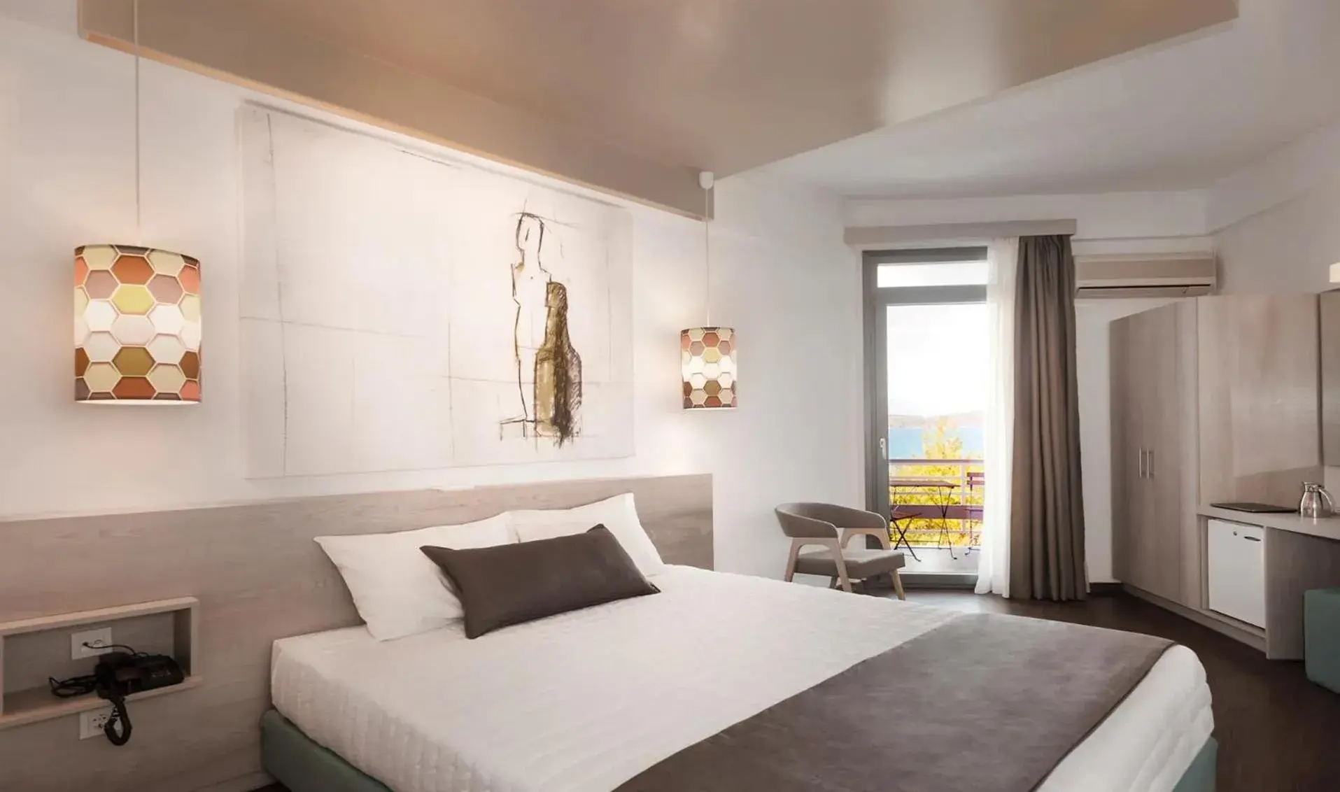 Twin or Double Room with Side Sea View in The Grove Seaside Hotel Twin or Double Room with Side Sea View in The Grove Seaside Hotel