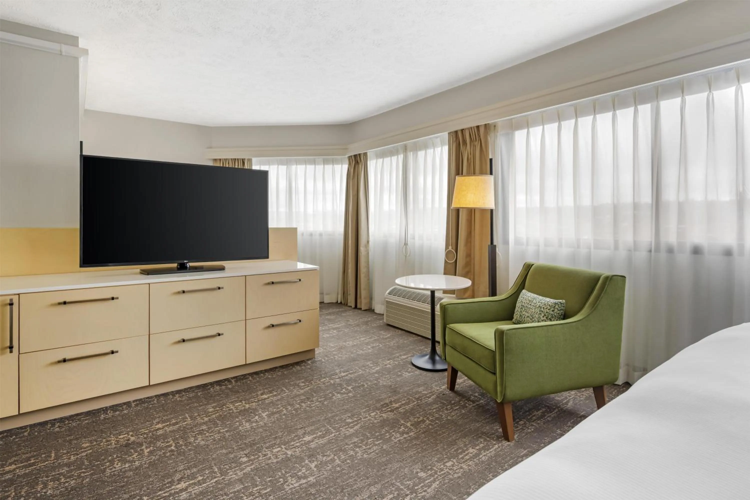 Bed in DoubleTree by Hilton Spokane City Center