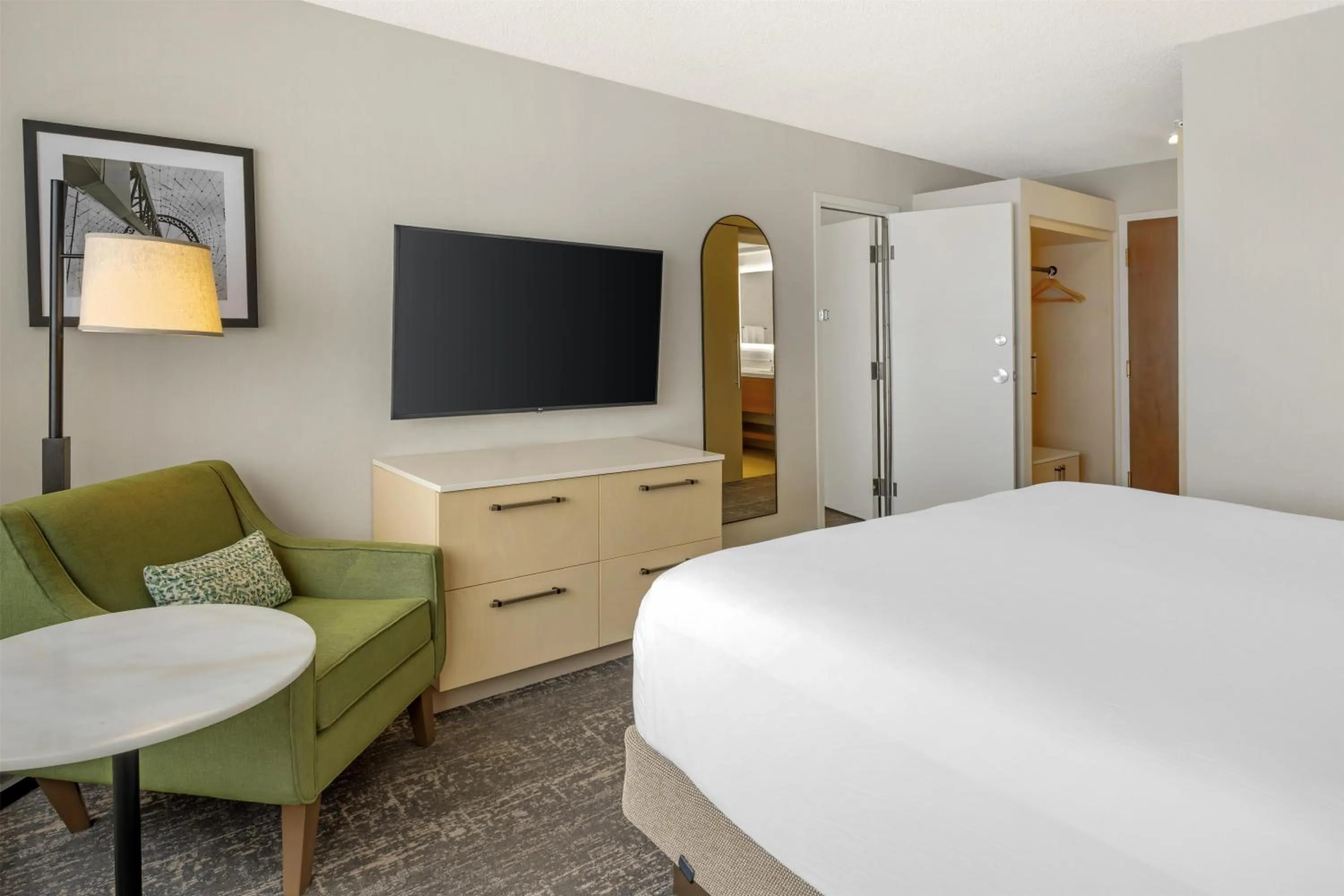 Bed in DoubleTree by Hilton Spokane City Center