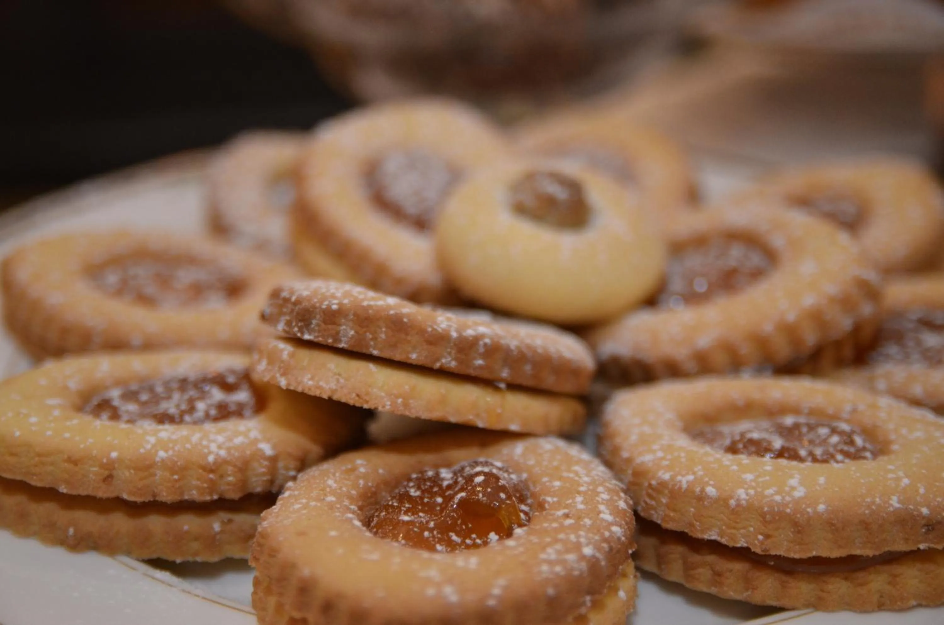 Restaurant/places to eat in Debra Park Hotel