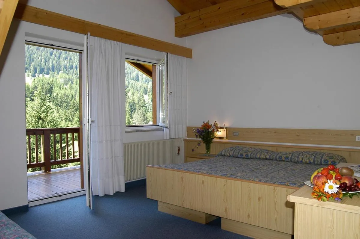 Photo of the whole room, Bed in Debra Park Hotel