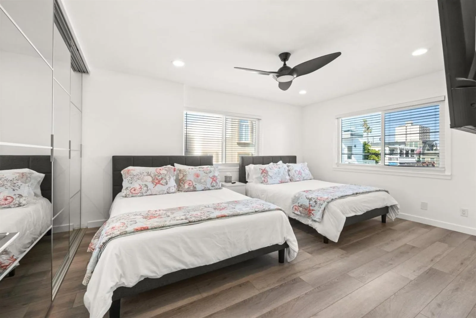 Property building, Bed in 103-Luxury3