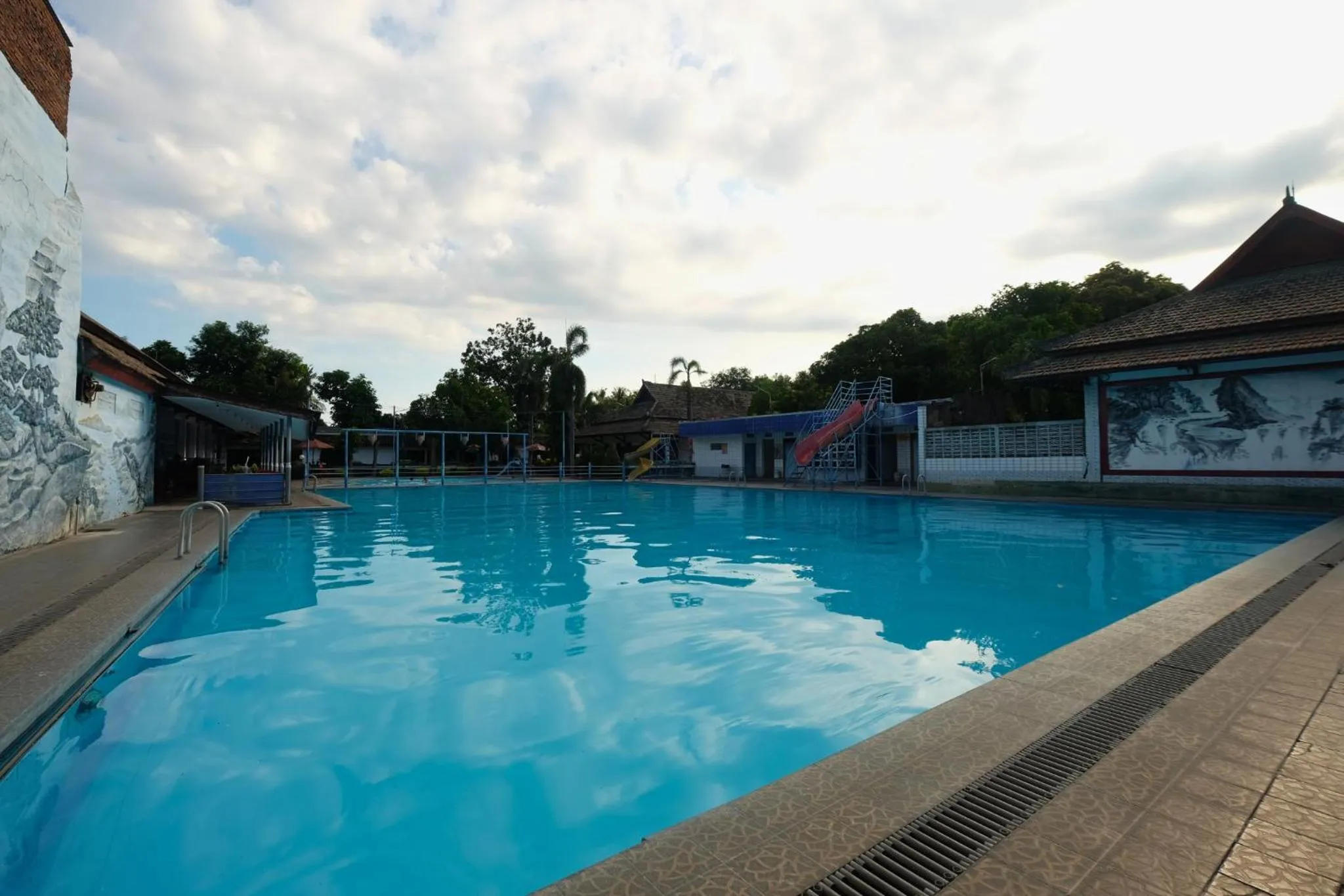 Swimming pool in Berlian Abadi Hotel by Sinergi