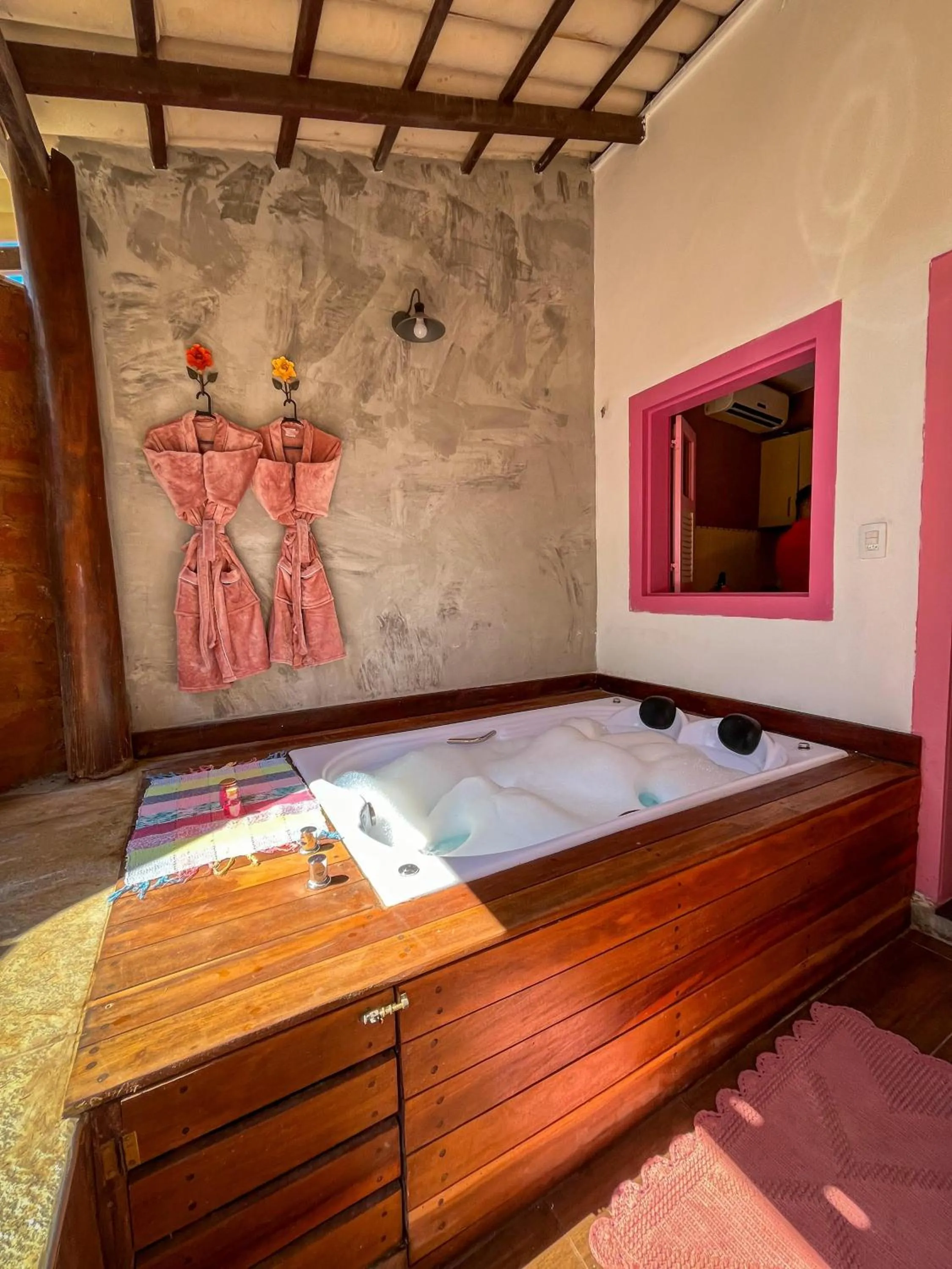 Hot Tub, Bed in Chalés Terraviva