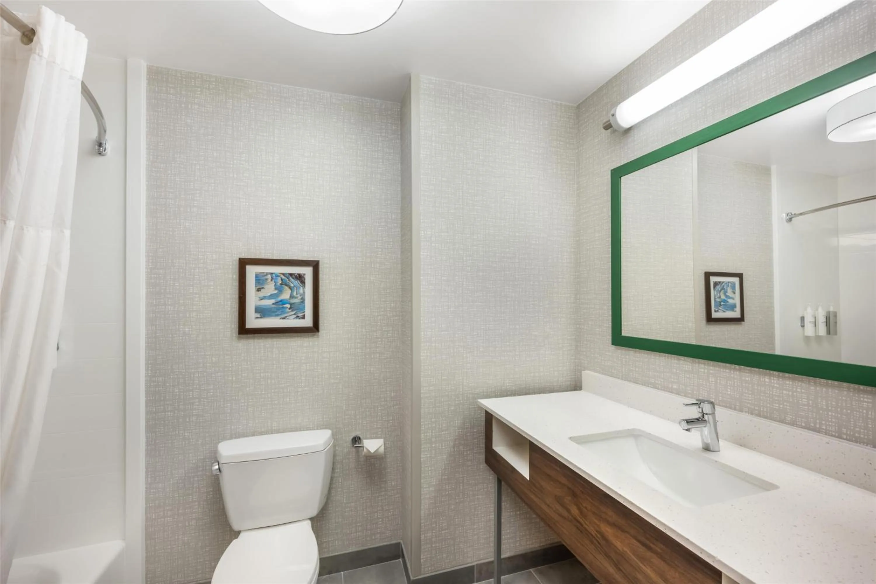 Bathroom in Hampton Inn and Suites Coeur d'Alene