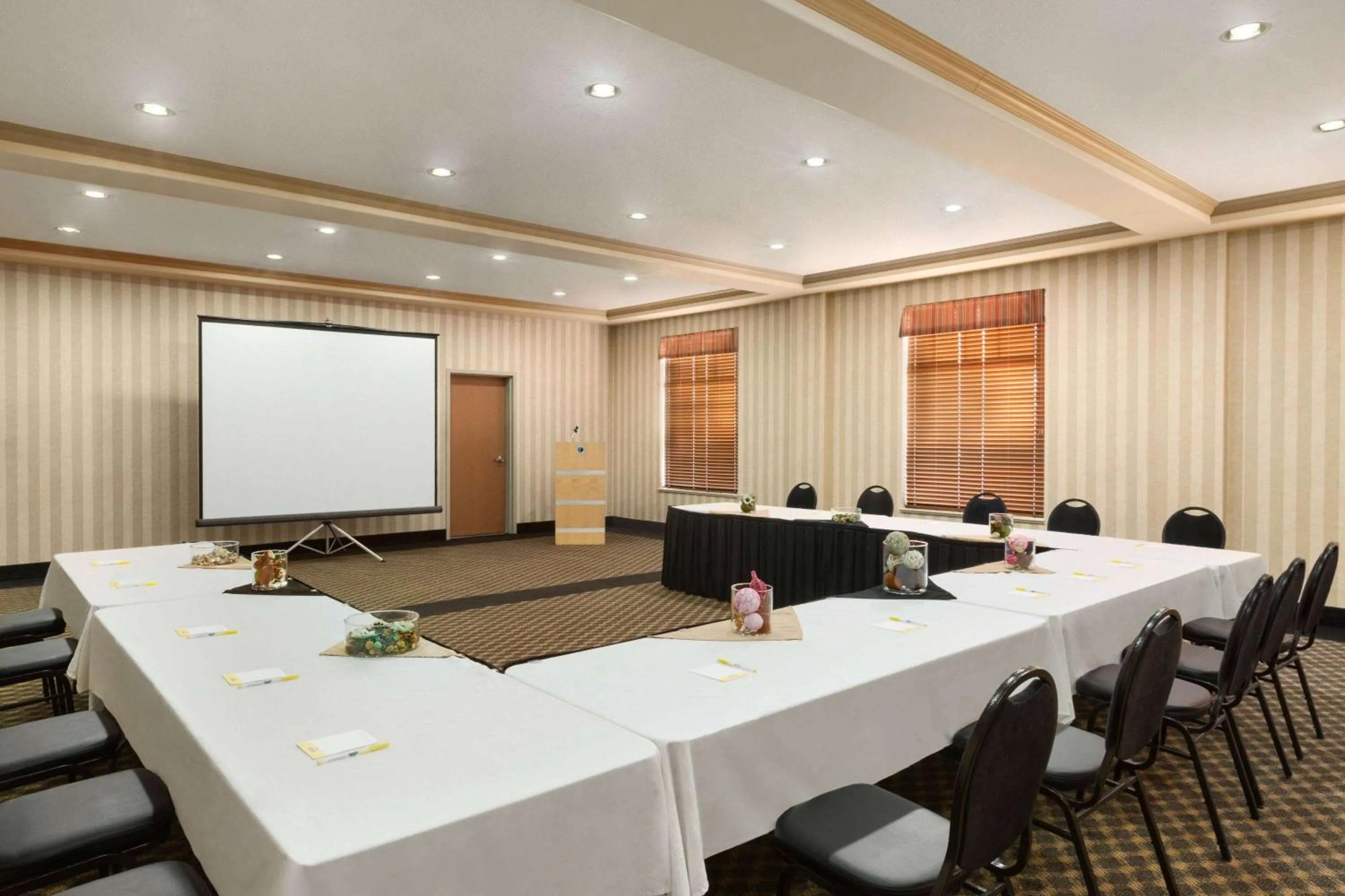 Meeting/conference room in Days Inn & Suites by Wyndham Edmonton Airport