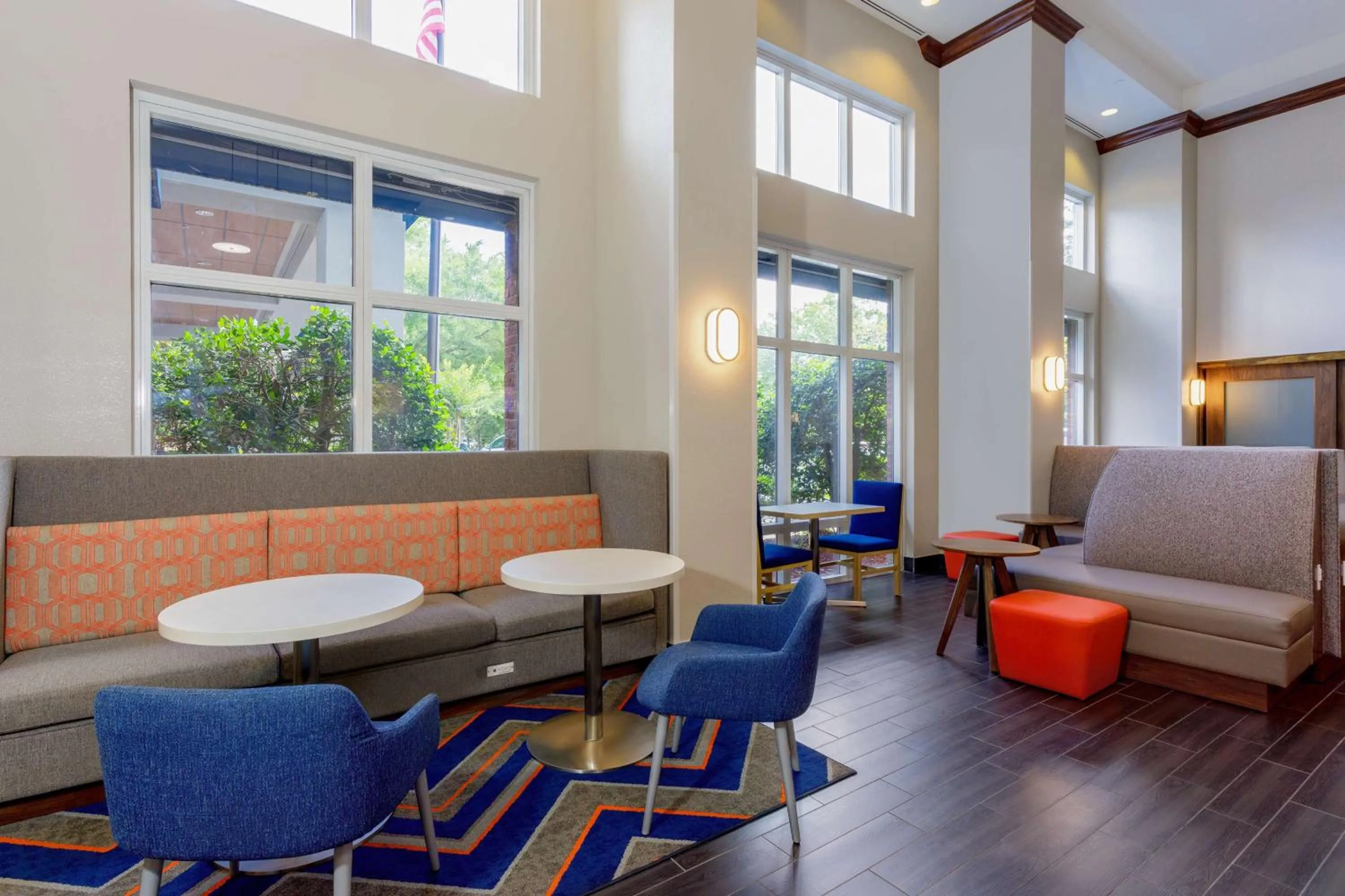 Breakfast in Hampton Inn & Suites Tallahassee I-10-Thomasville Road