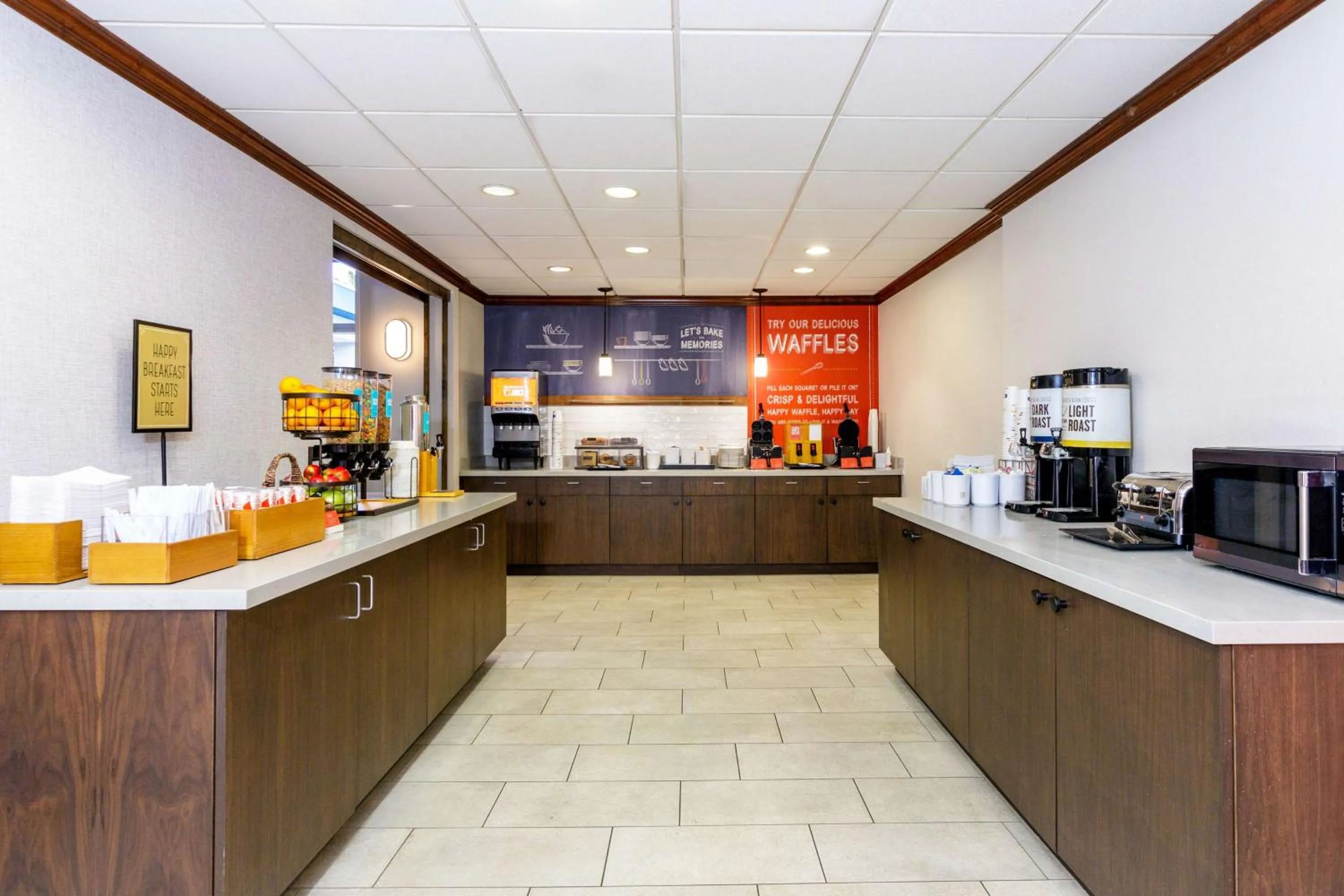 Breakfast in Hampton Inn & Suites Tallahassee I-10-Thomasville Road