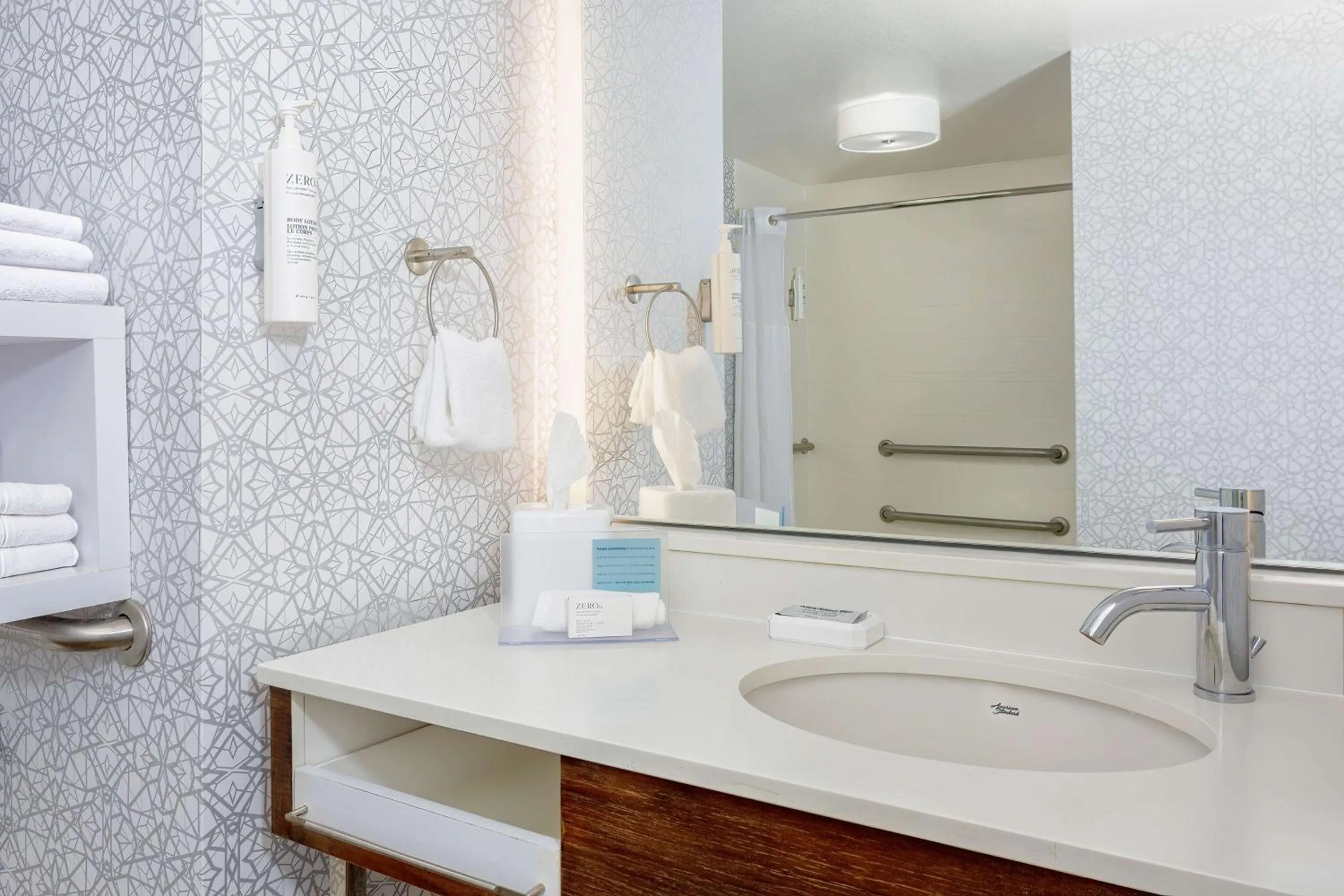 Bathroom in Hampton Inn & Suites Tallahassee I-10-Thomasville Road