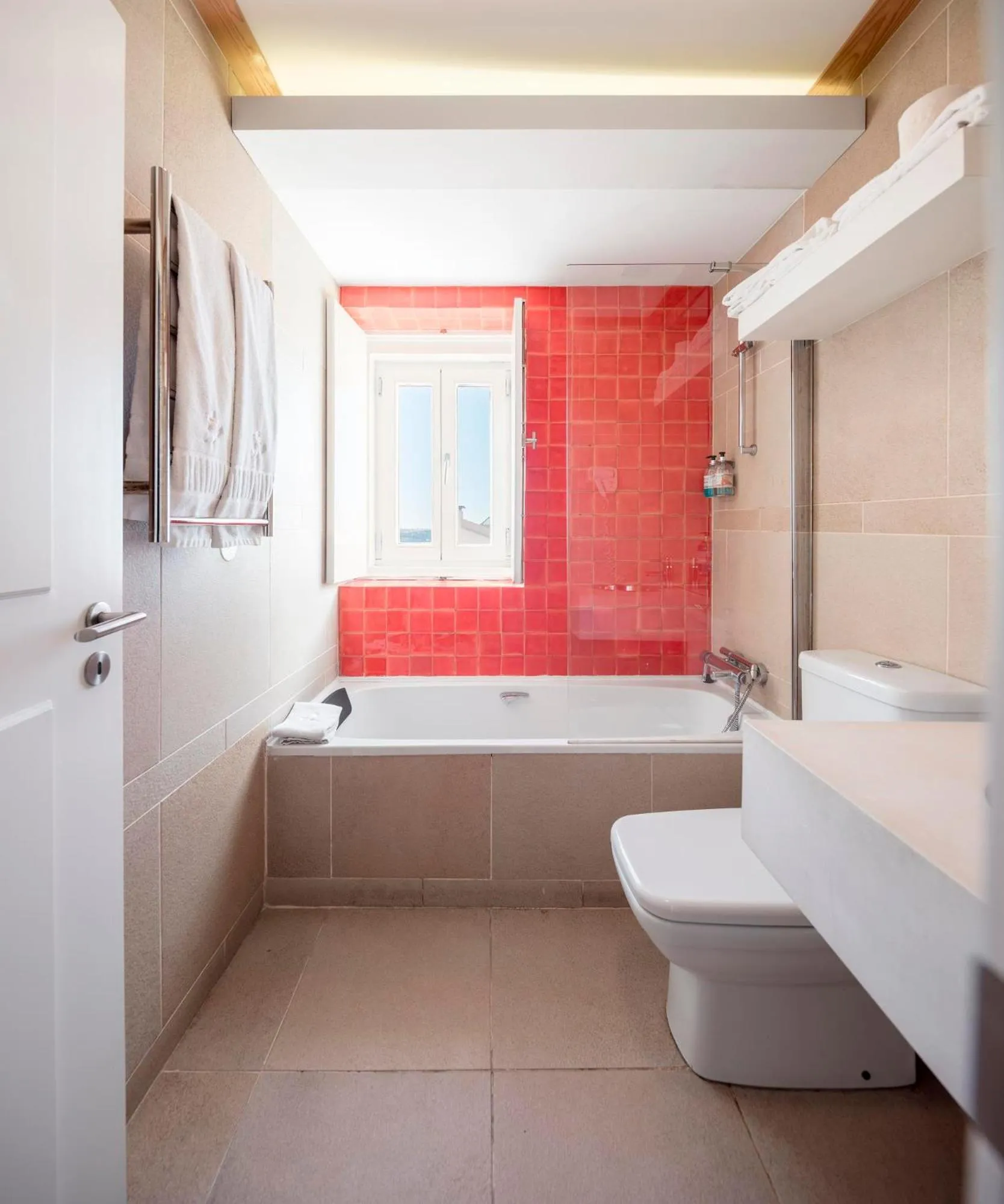 Bathroom in Palácio Camões - Lisbon Serviced Apartments