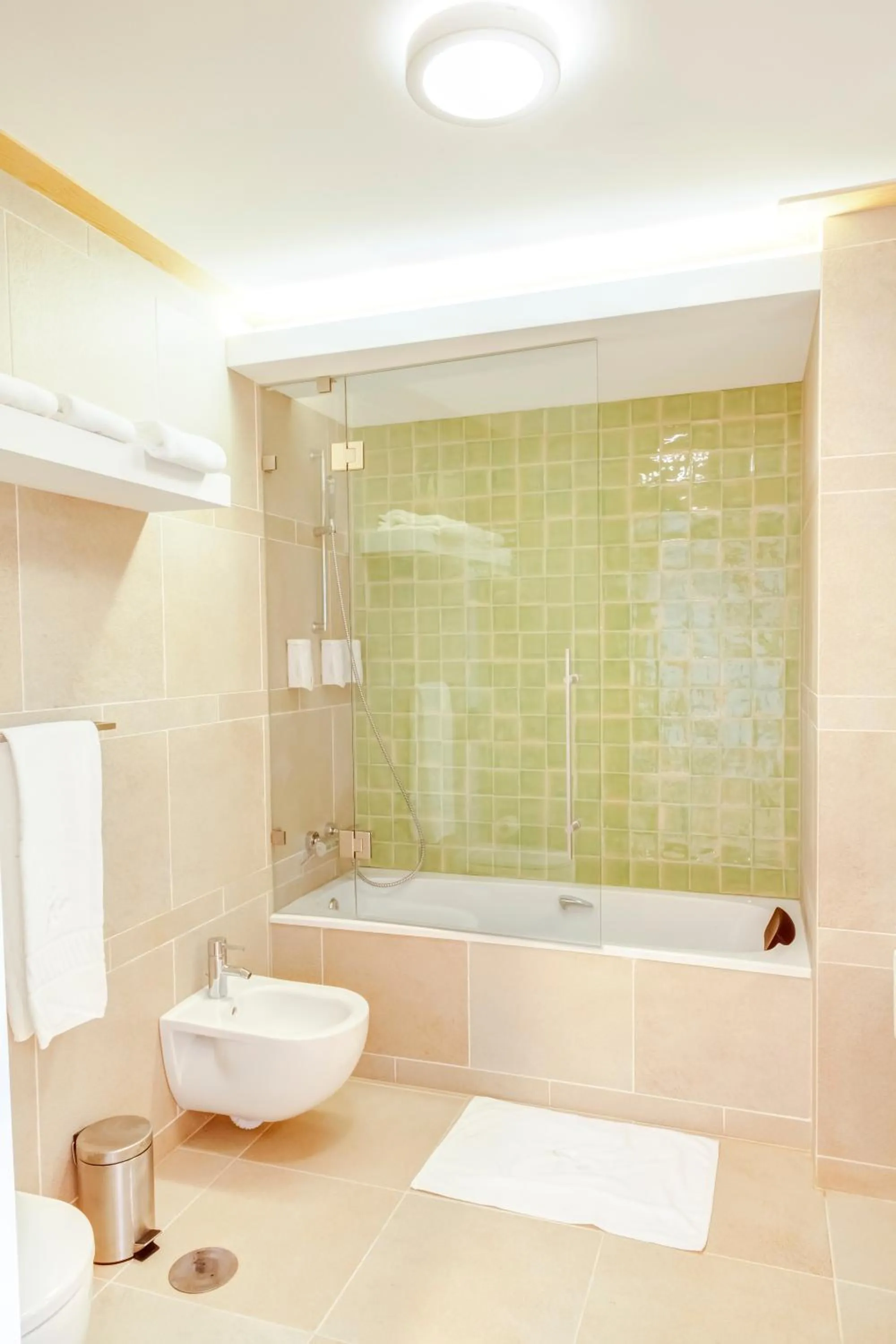 Bathroom in Palácio Camões - Lisbon Serviced Apartments