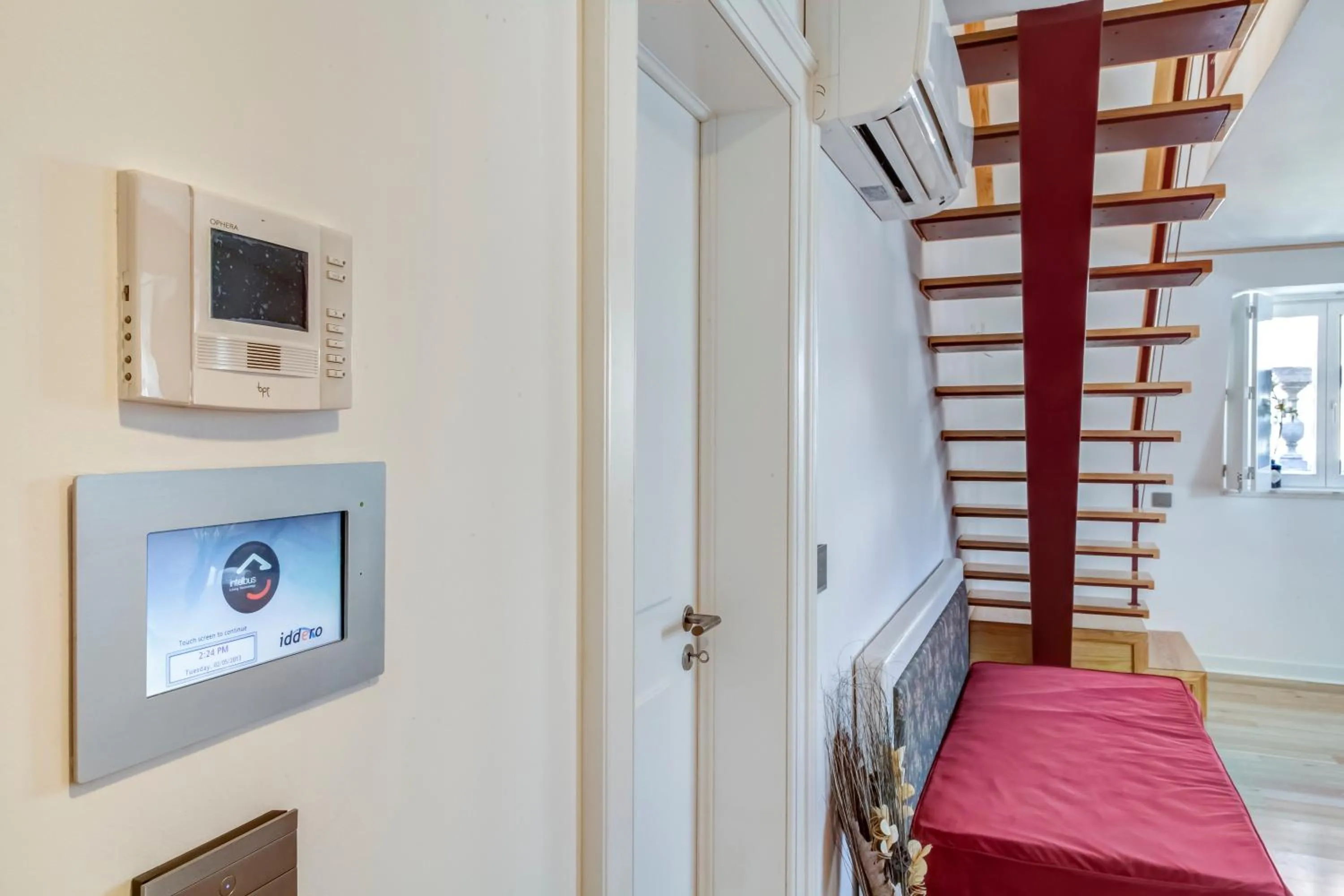 People, Bed in Palácio Camões - Lisbon Serviced Apartments