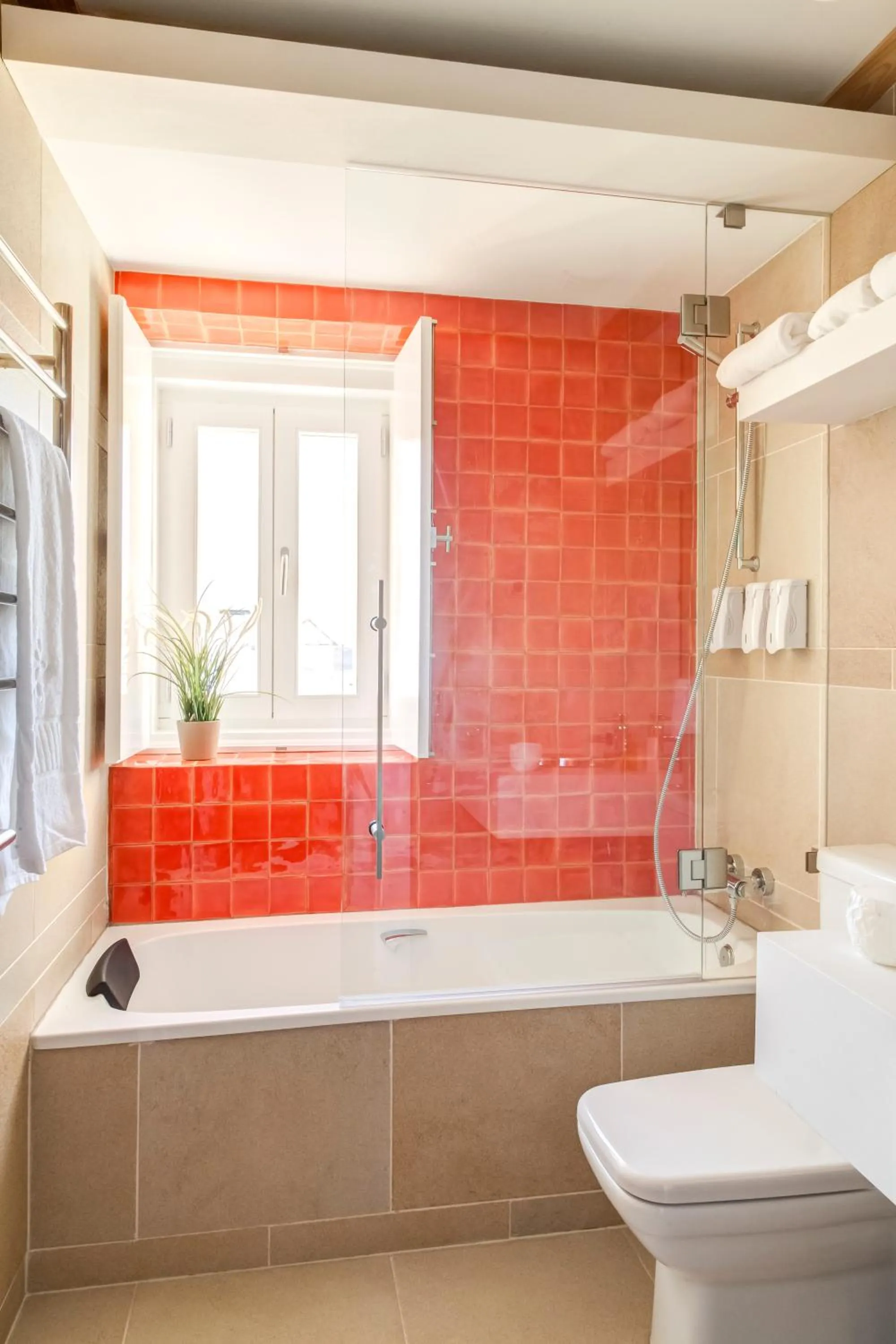 Bathroom in Palácio Camões - Lisbon Serviced Apartments