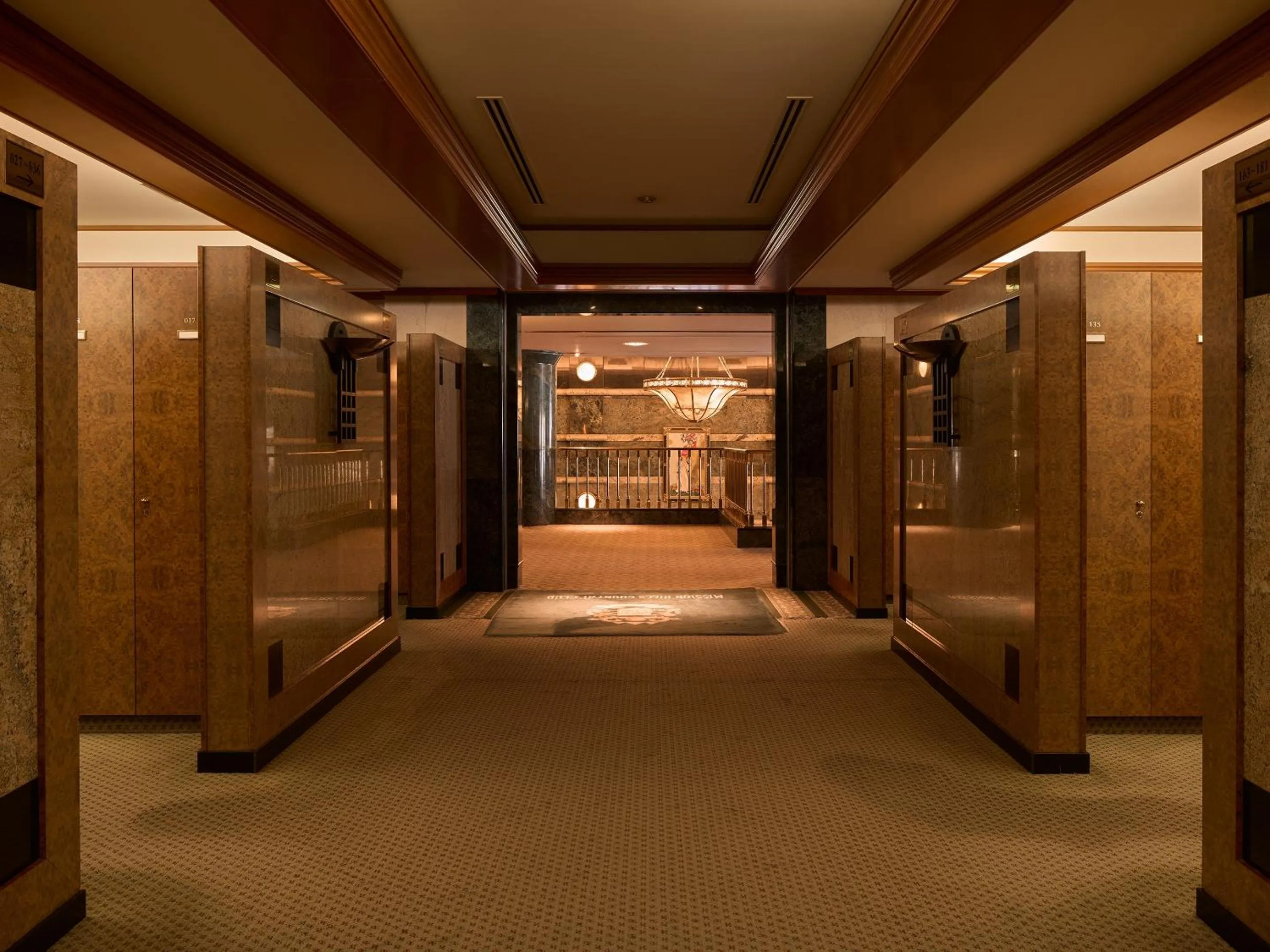 locker in Mission Hills Hotel