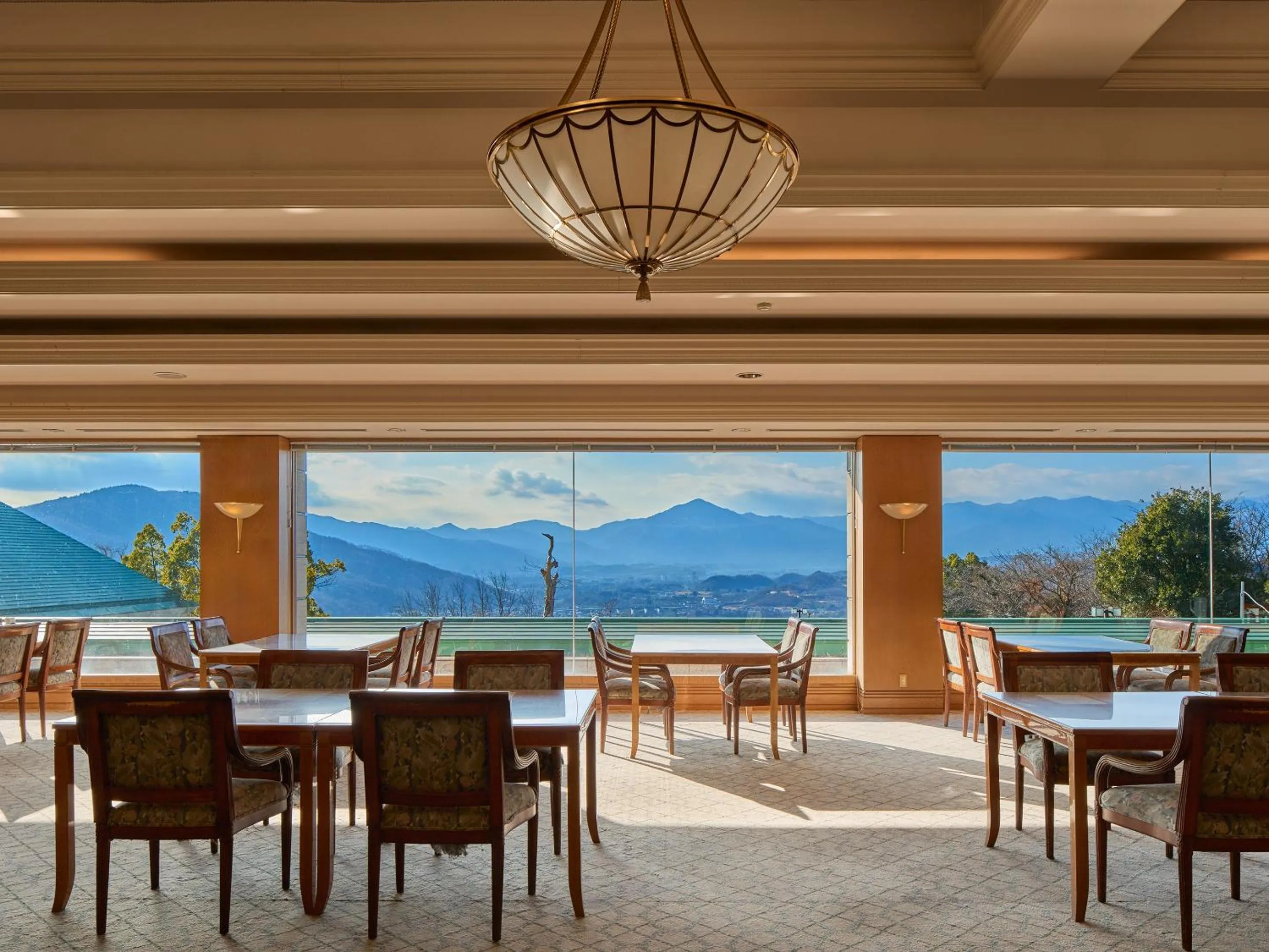 Restaurant/places to eat in Mission Hills Hotel