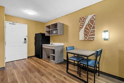 Suburban Studios Charlotte - Executive Park