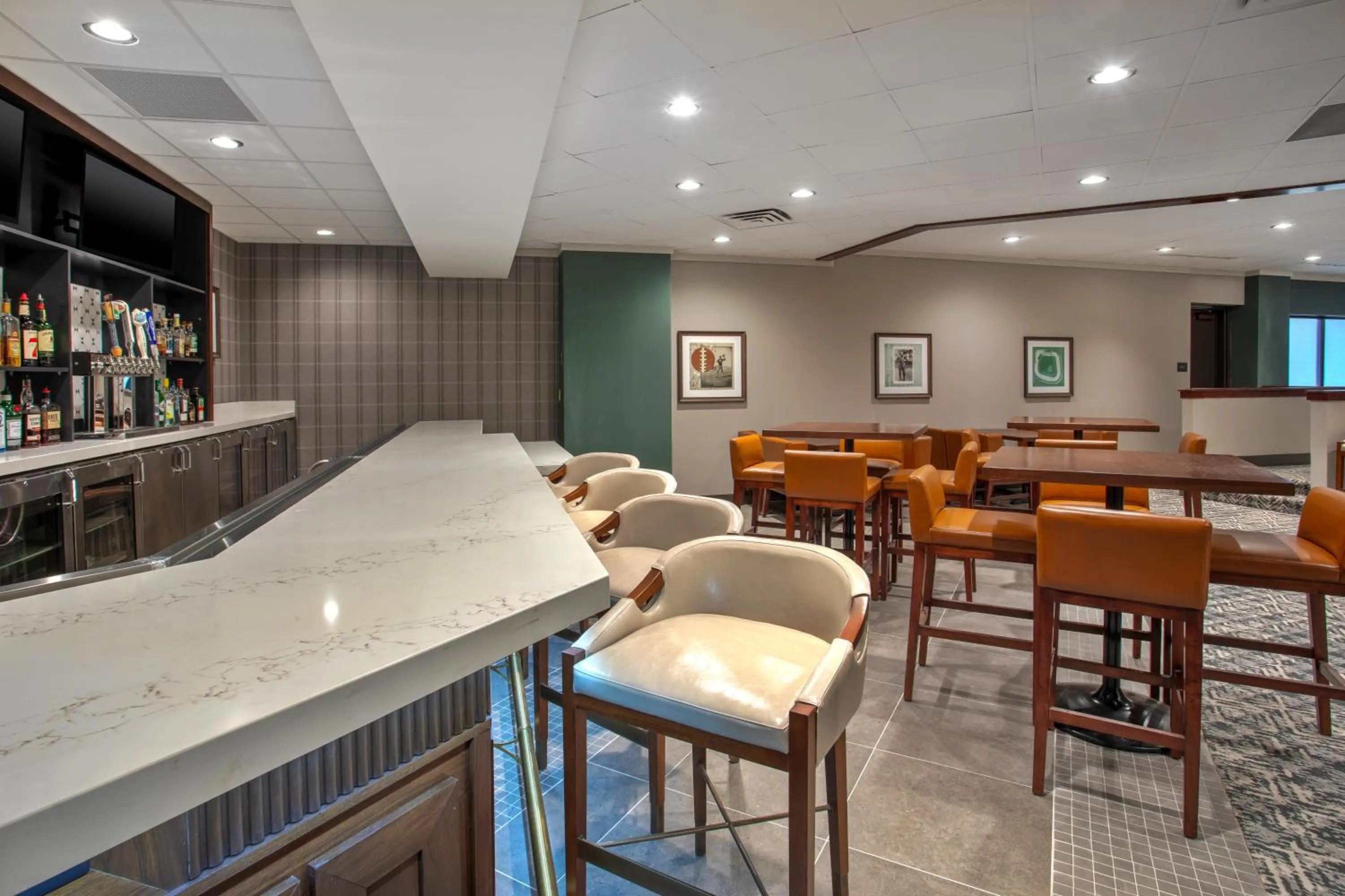 Restaurant/places to eat in DoubleTree by Hilton Lansing