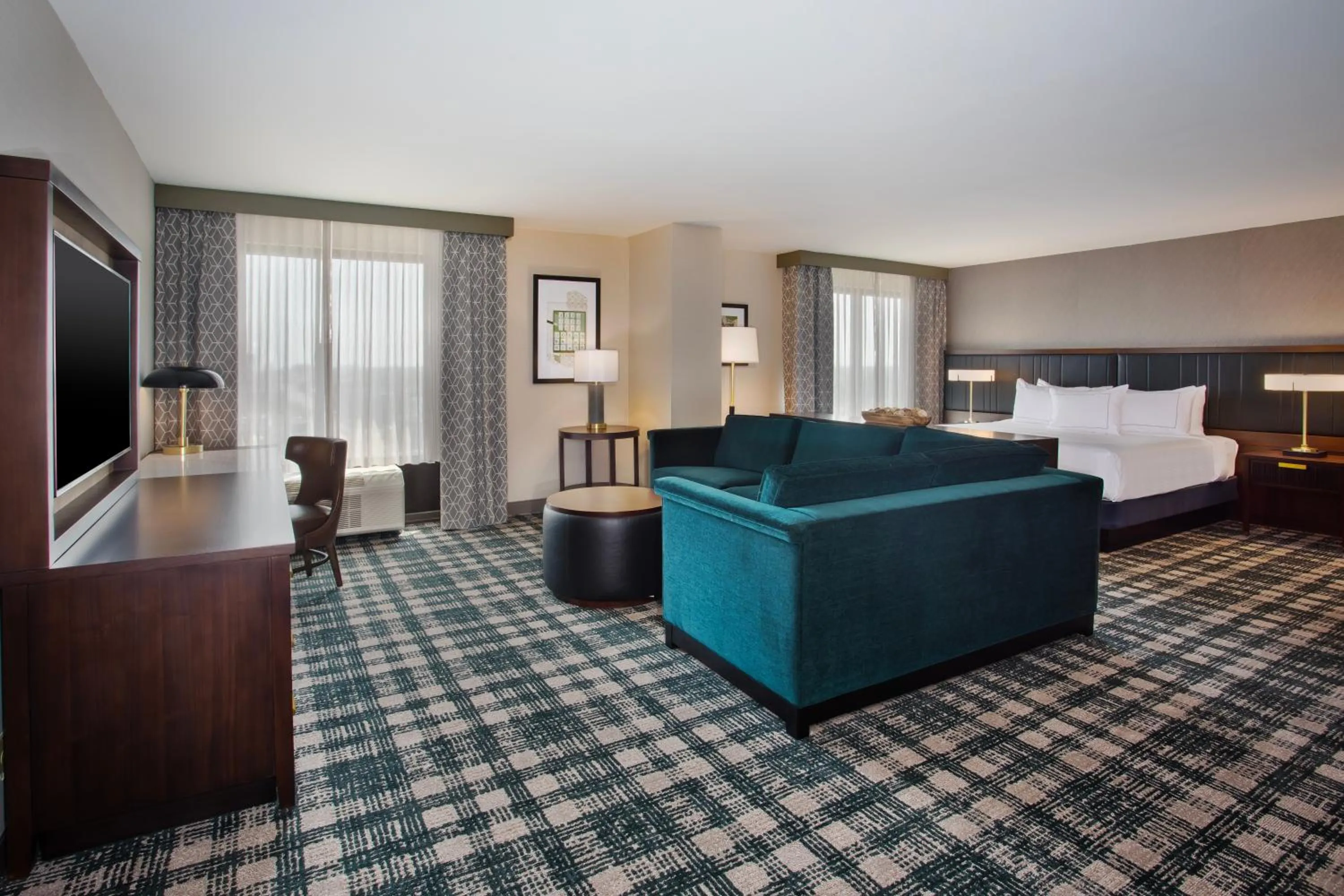 Bedroom, Bed in DoubleTree by Hilton Lansing
