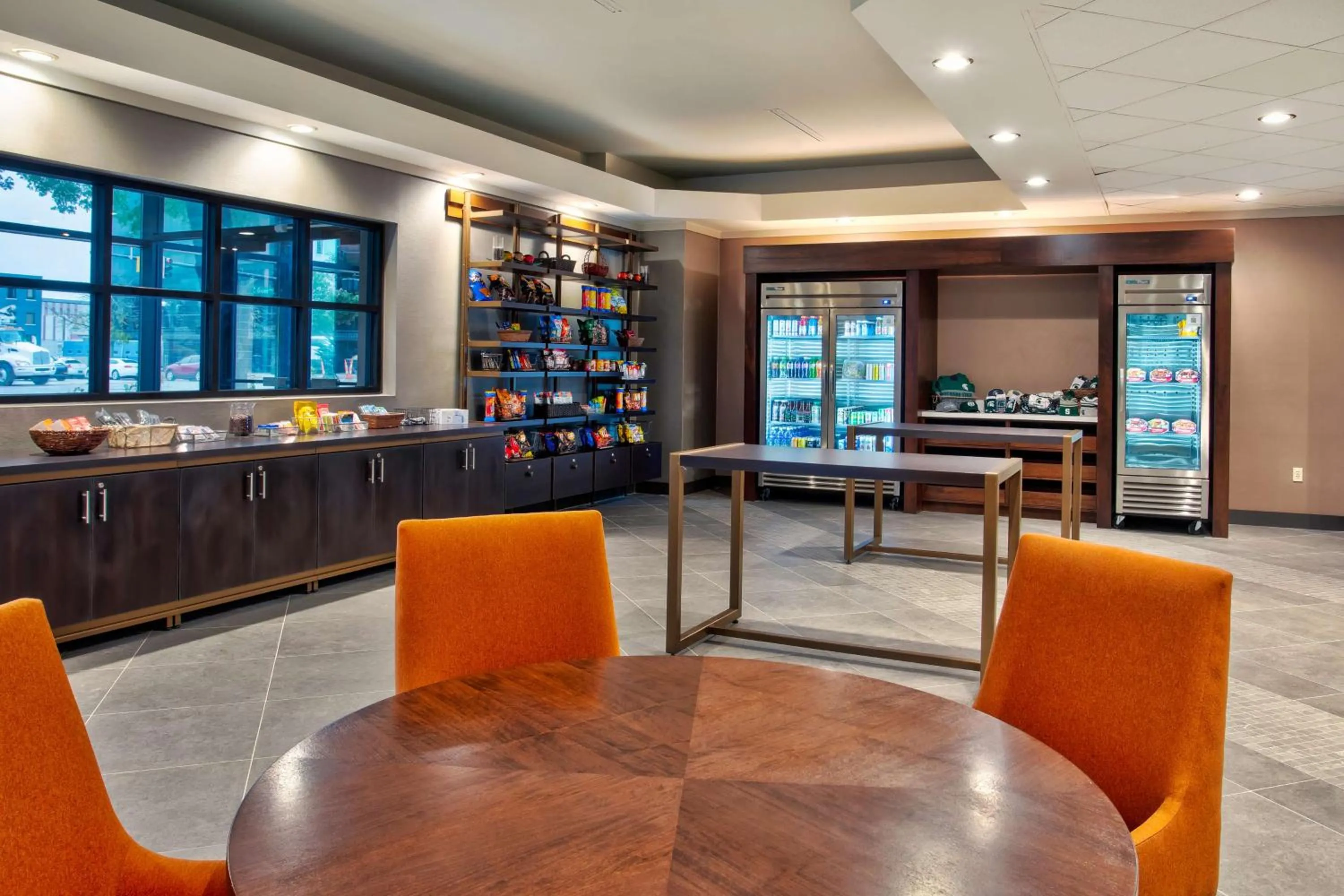 Restaurant/places to eat in DoubleTree by Hilton Lansing