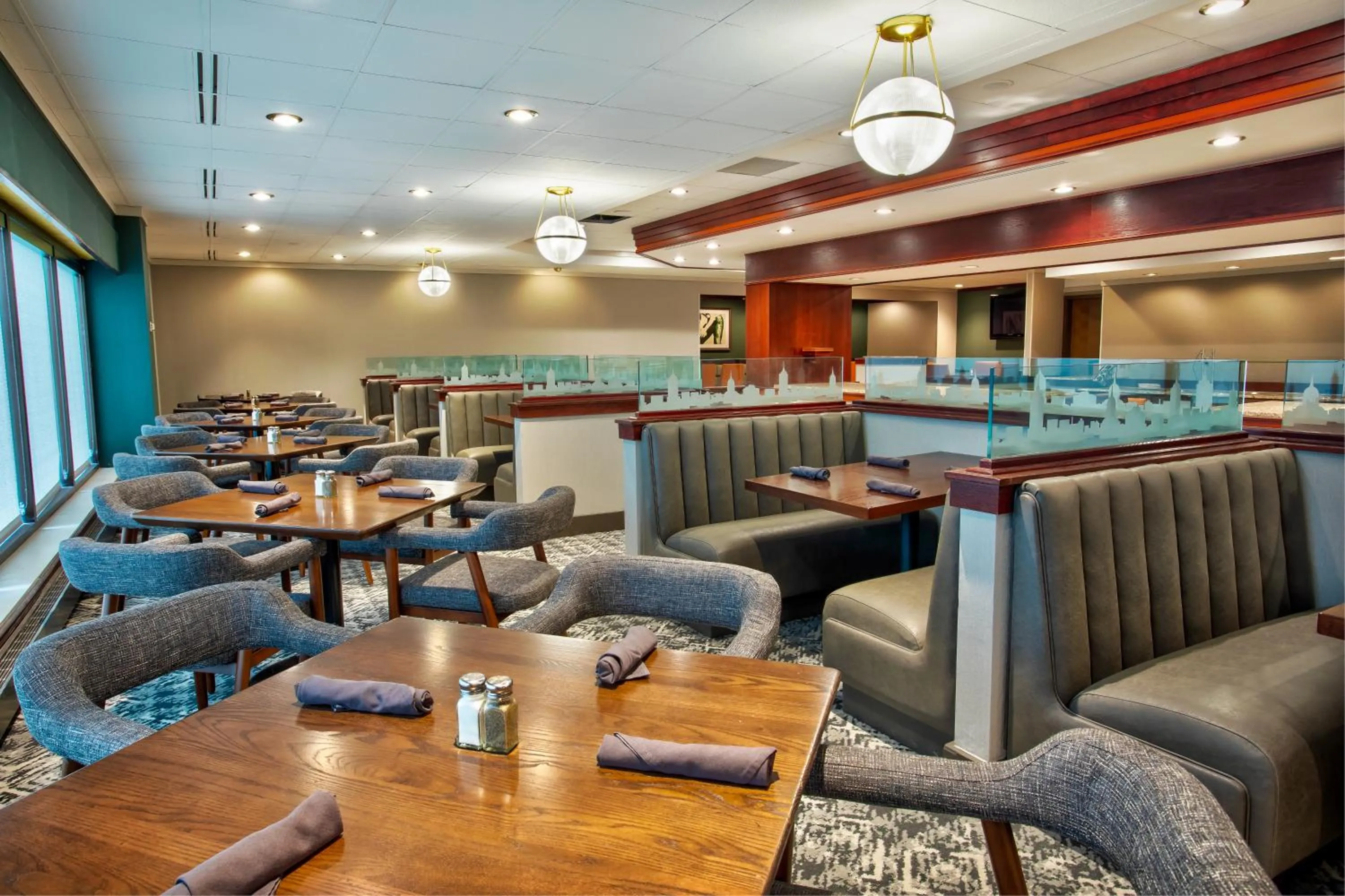 Restaurant/places to eat in DoubleTree by Hilton Lansing
