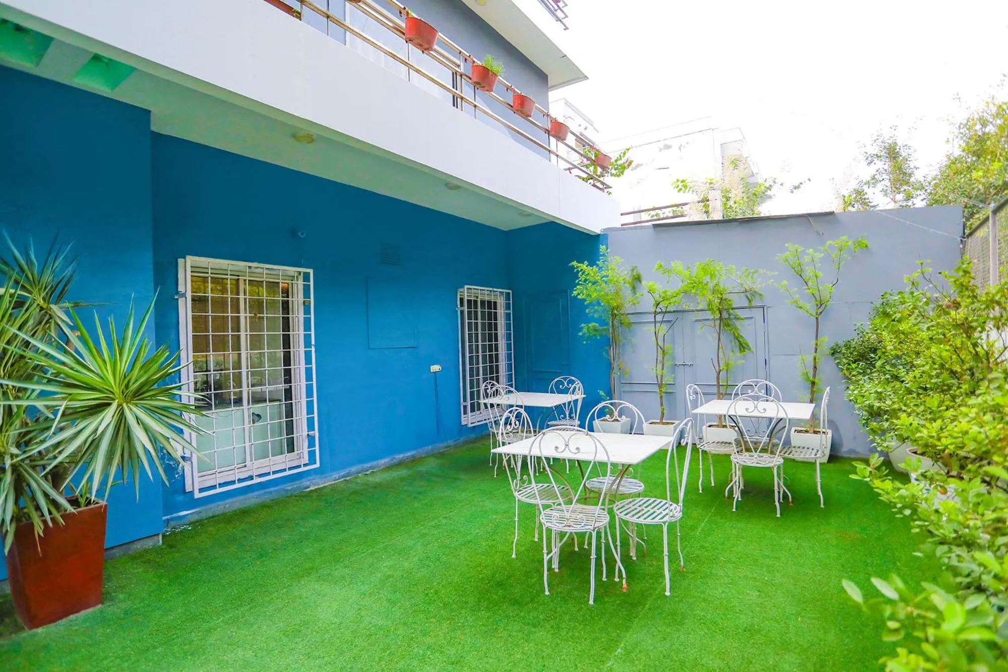 Restaurant/places to eat in FabHotel F9 H Block Sector 51