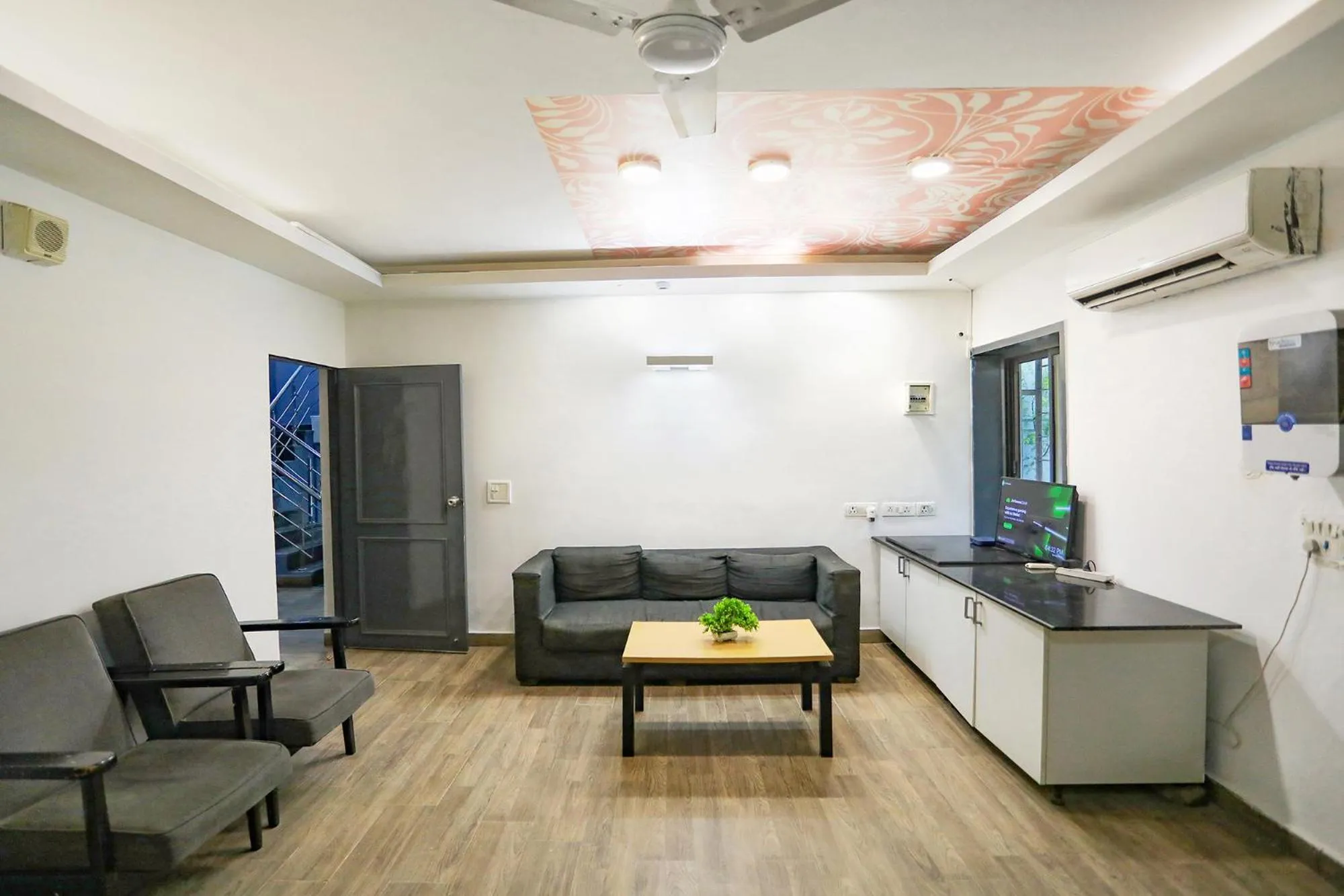 Seating area in FabHotel F9 H Block Sector 51