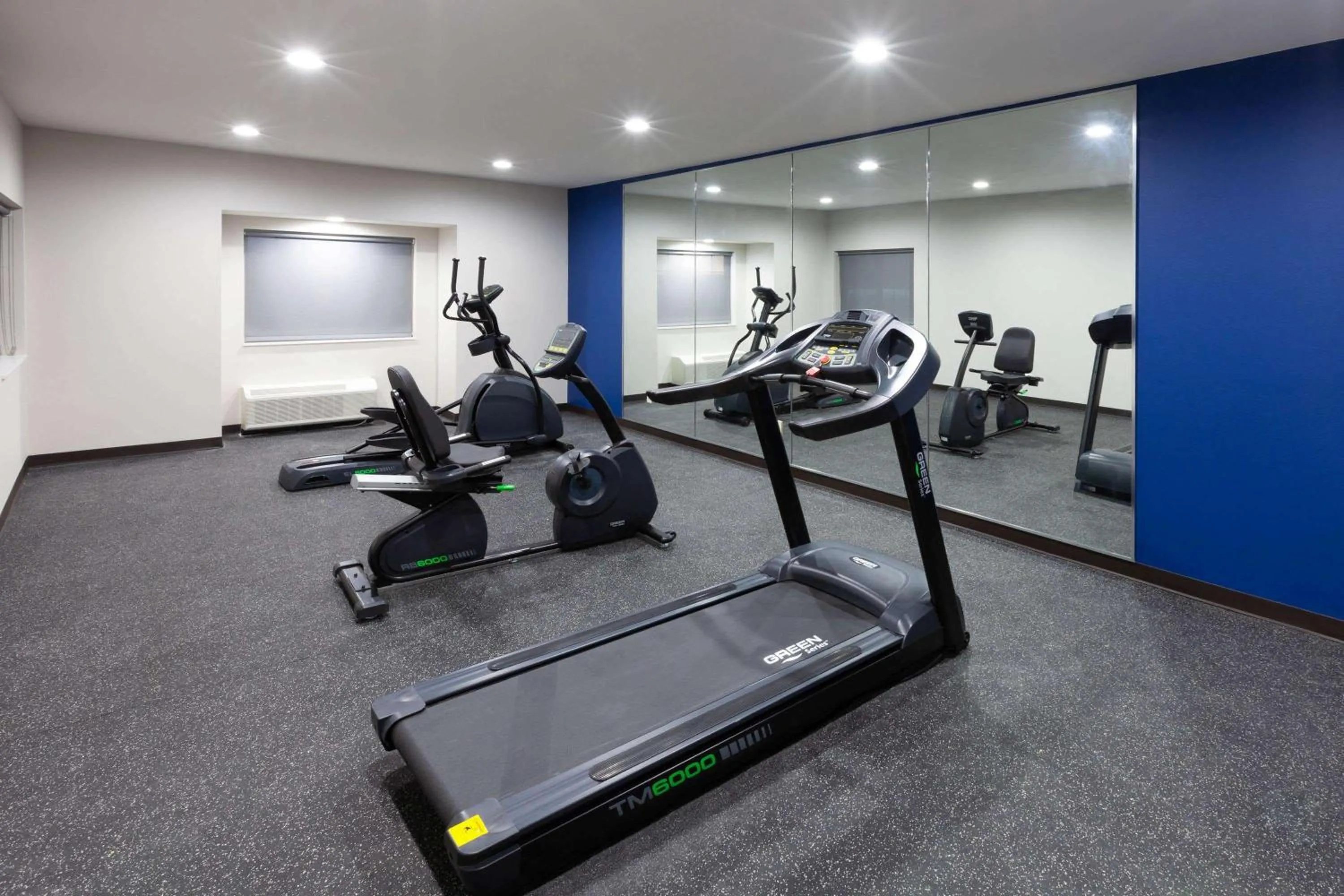 Fitness centre/facilities in Microtel Inn & Suites by Wyndham College Station