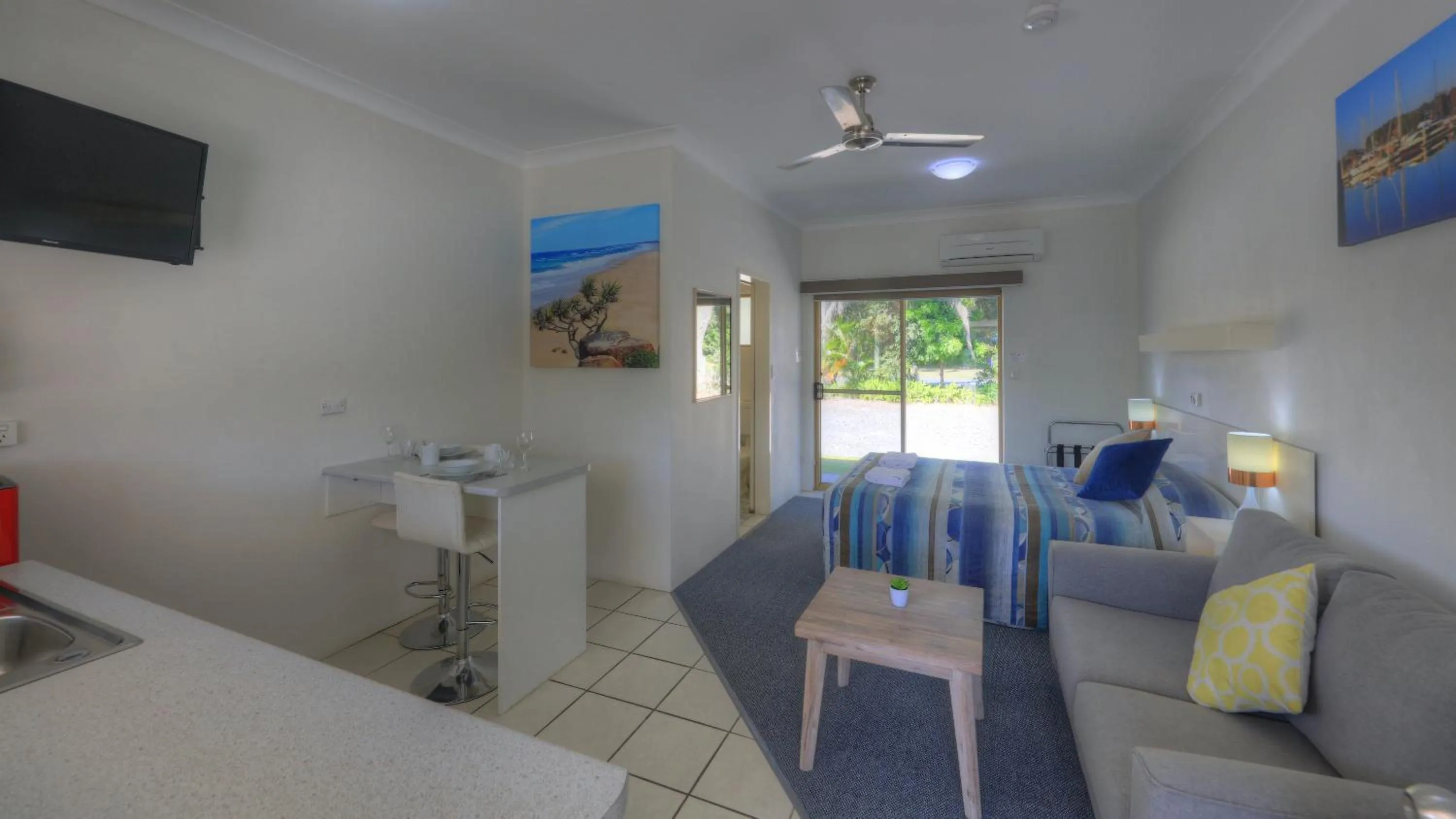 Bed in Yamba Motor Inn