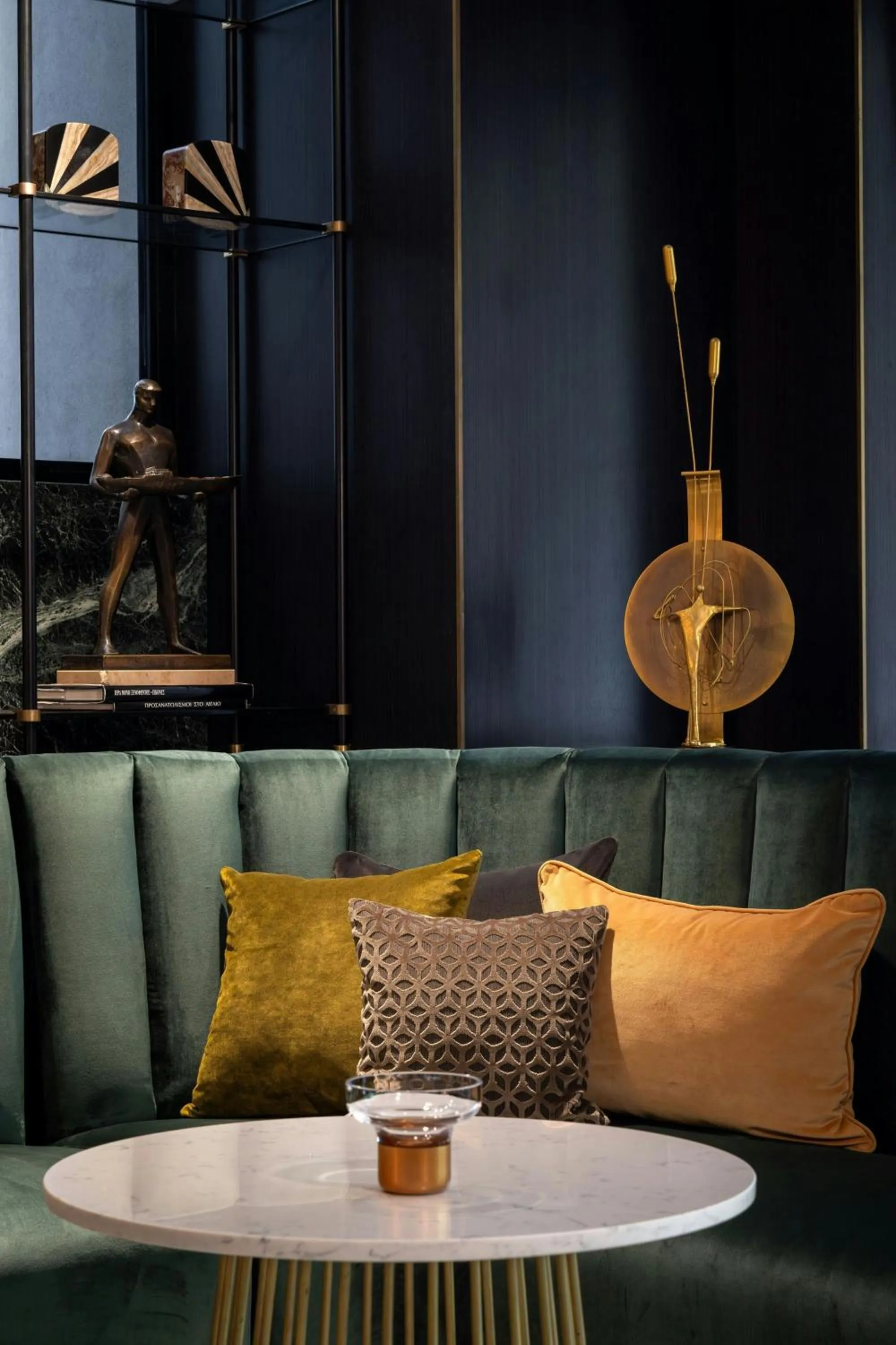 Lounge or bar in Academias Hotel, Autograph Collection