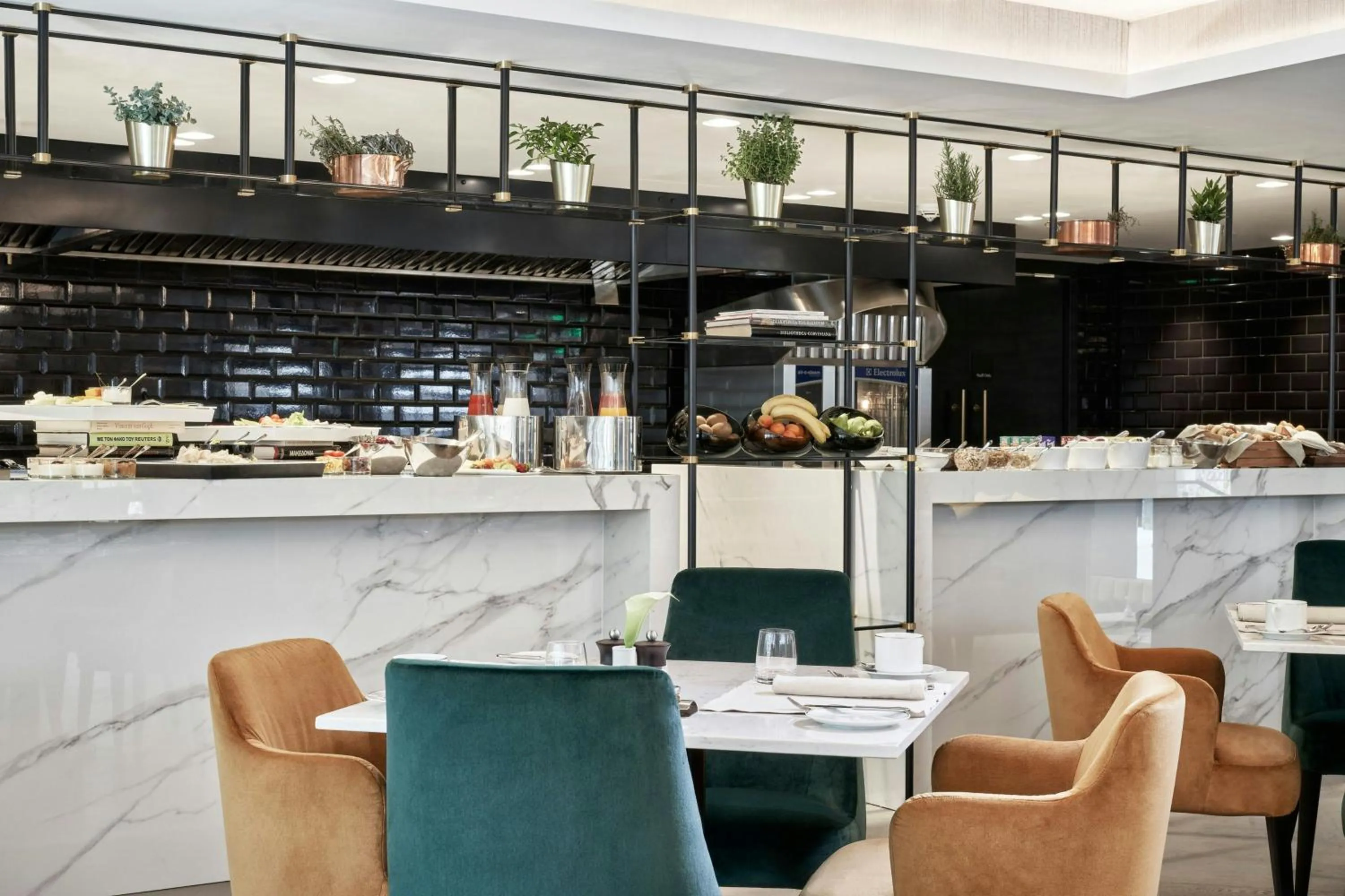 Restaurant/places to eat in Academias Hotel, Autograph Collection