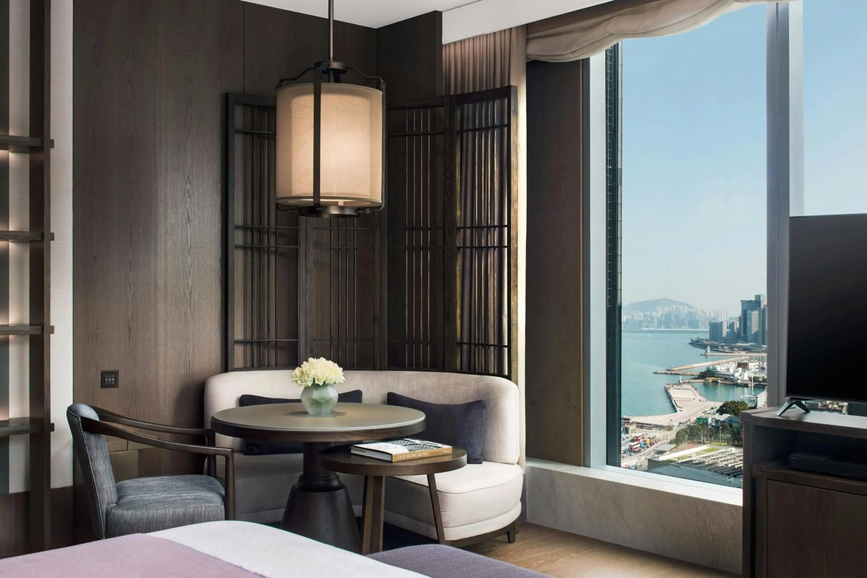 Photo of the whole room, Bed in The St. Regis Hong Kong