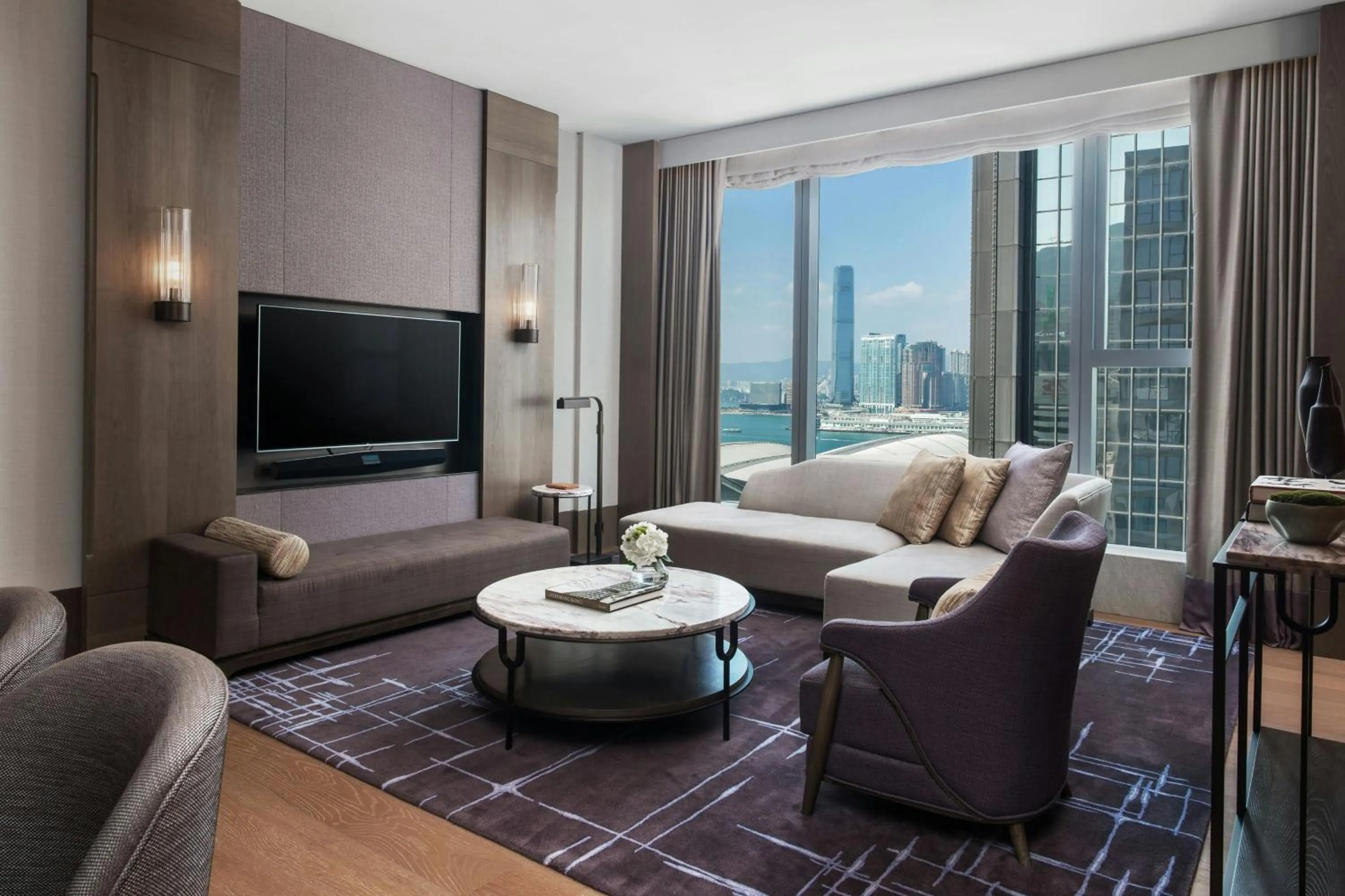 Living room in The St. Regis Hong Kong