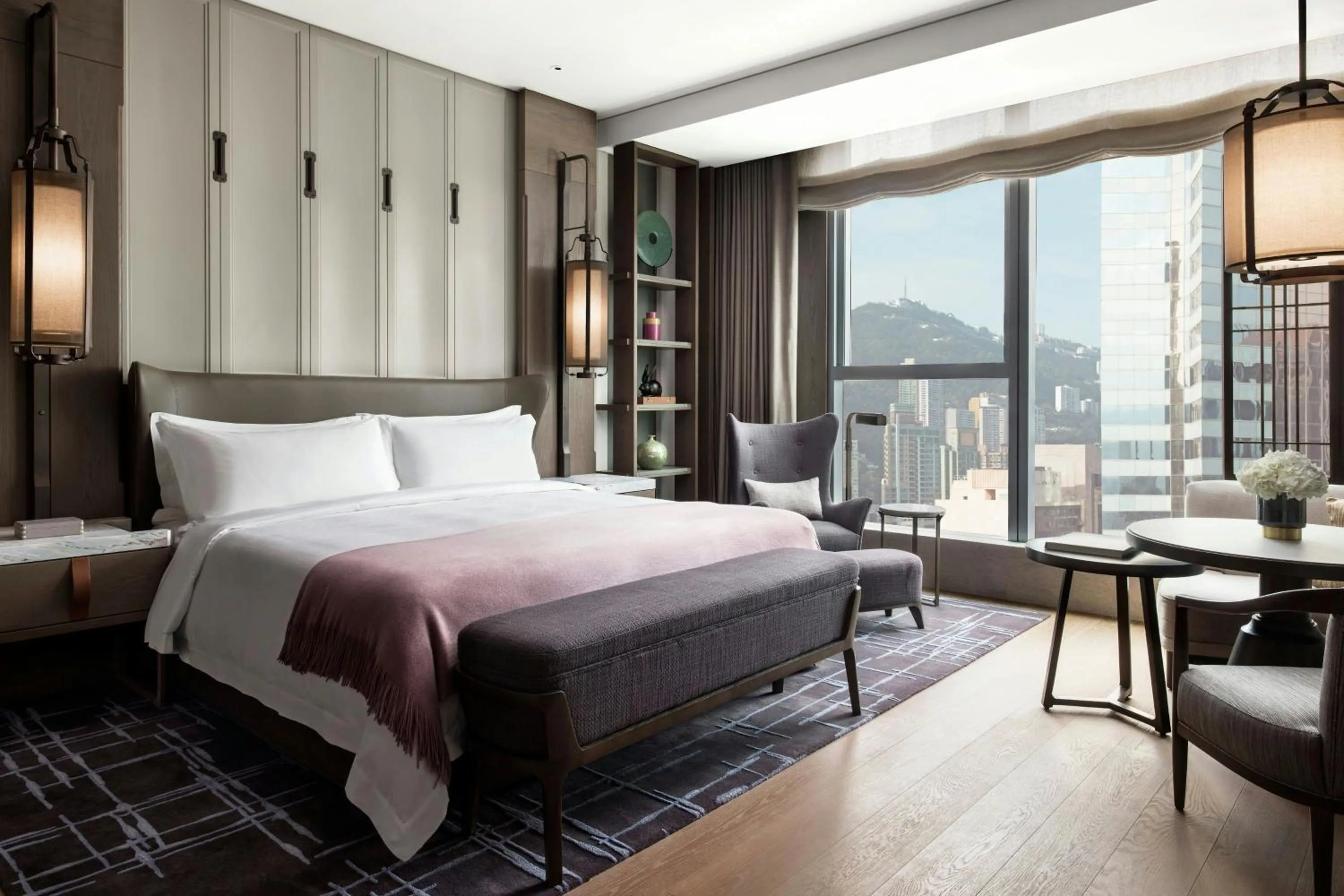 Photo of the whole room, Bed in The St. Regis Hong Kong