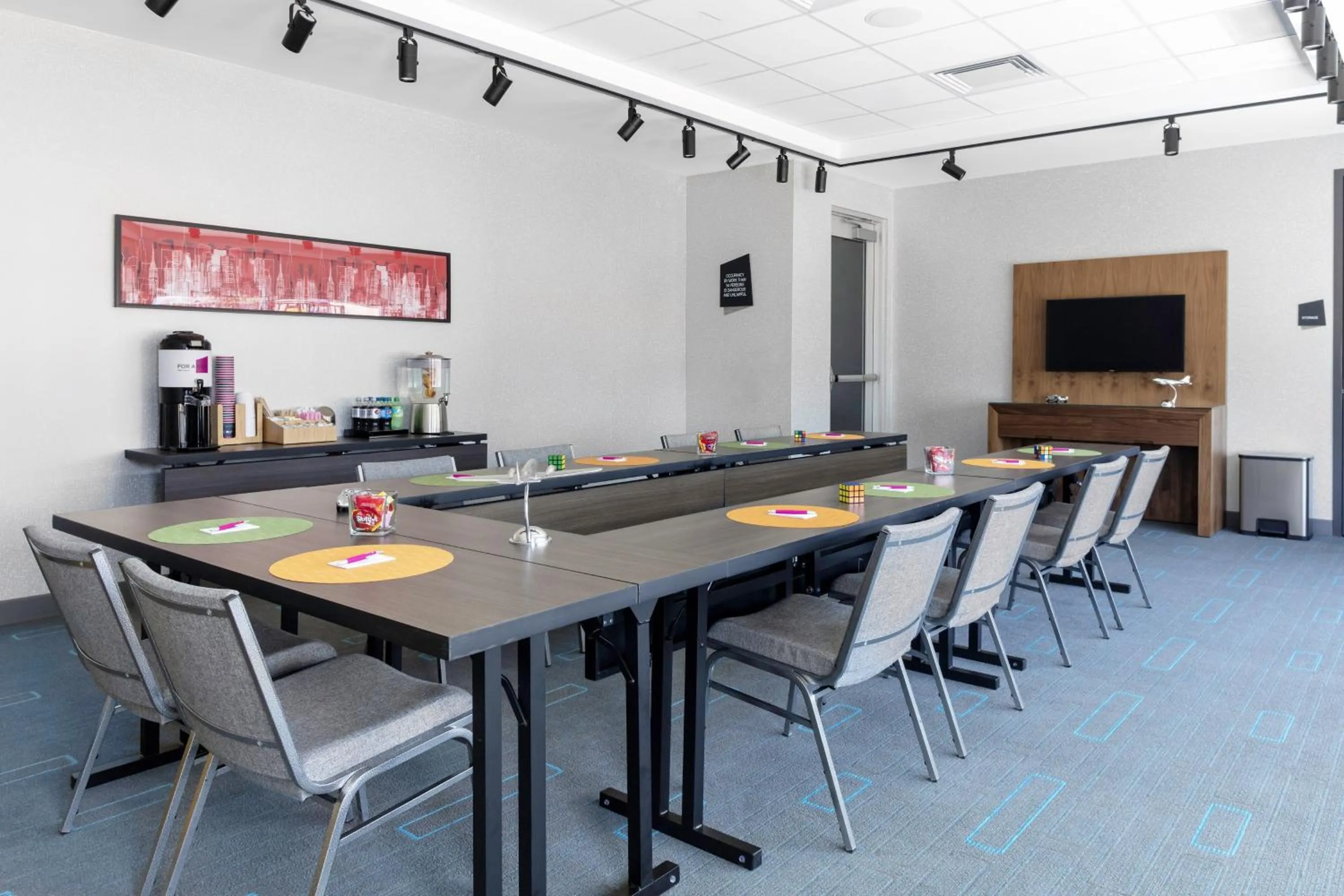 Meeting/conference room in Aloft Glendale at Westgate