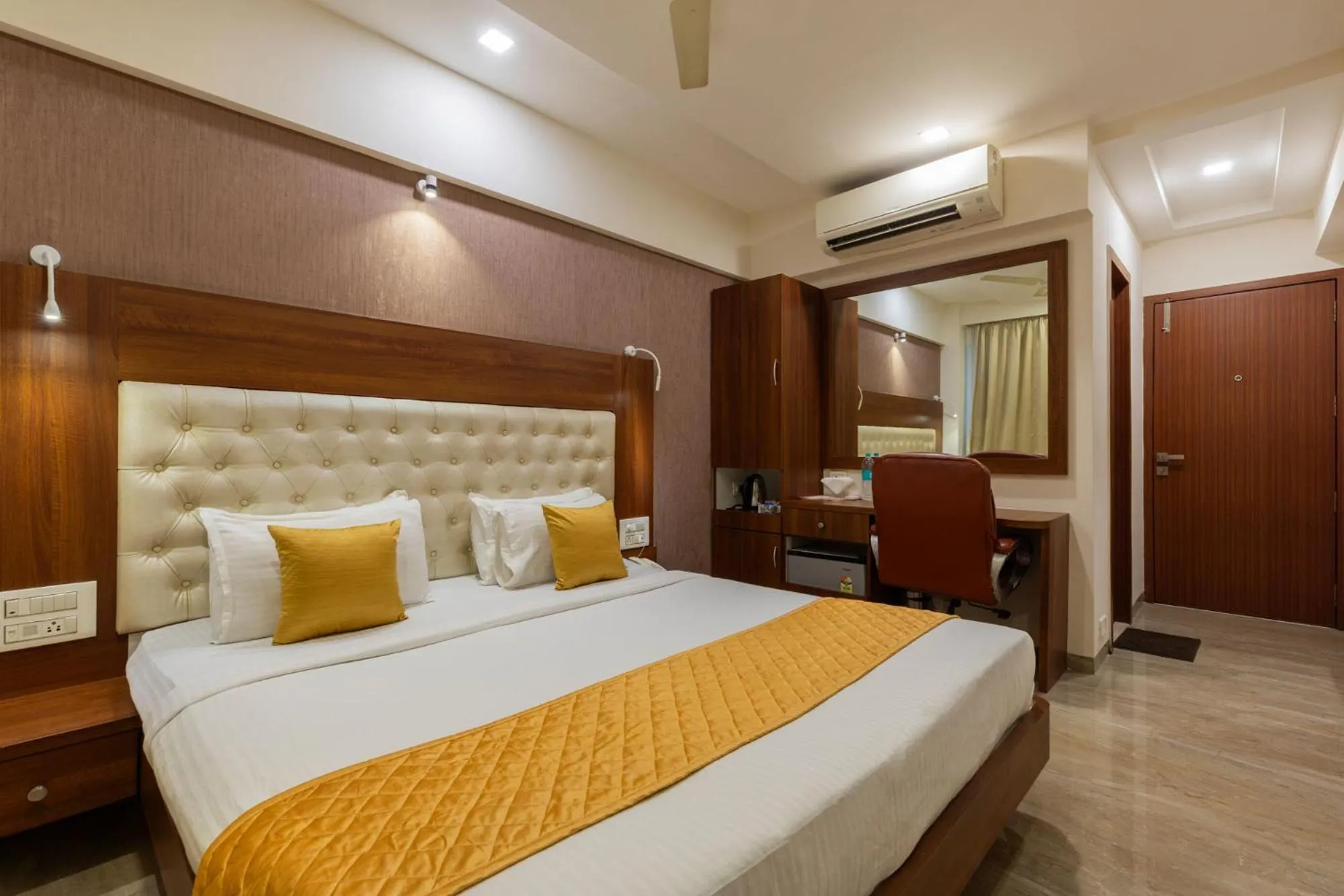 Bed in Hotel Lords, Fort