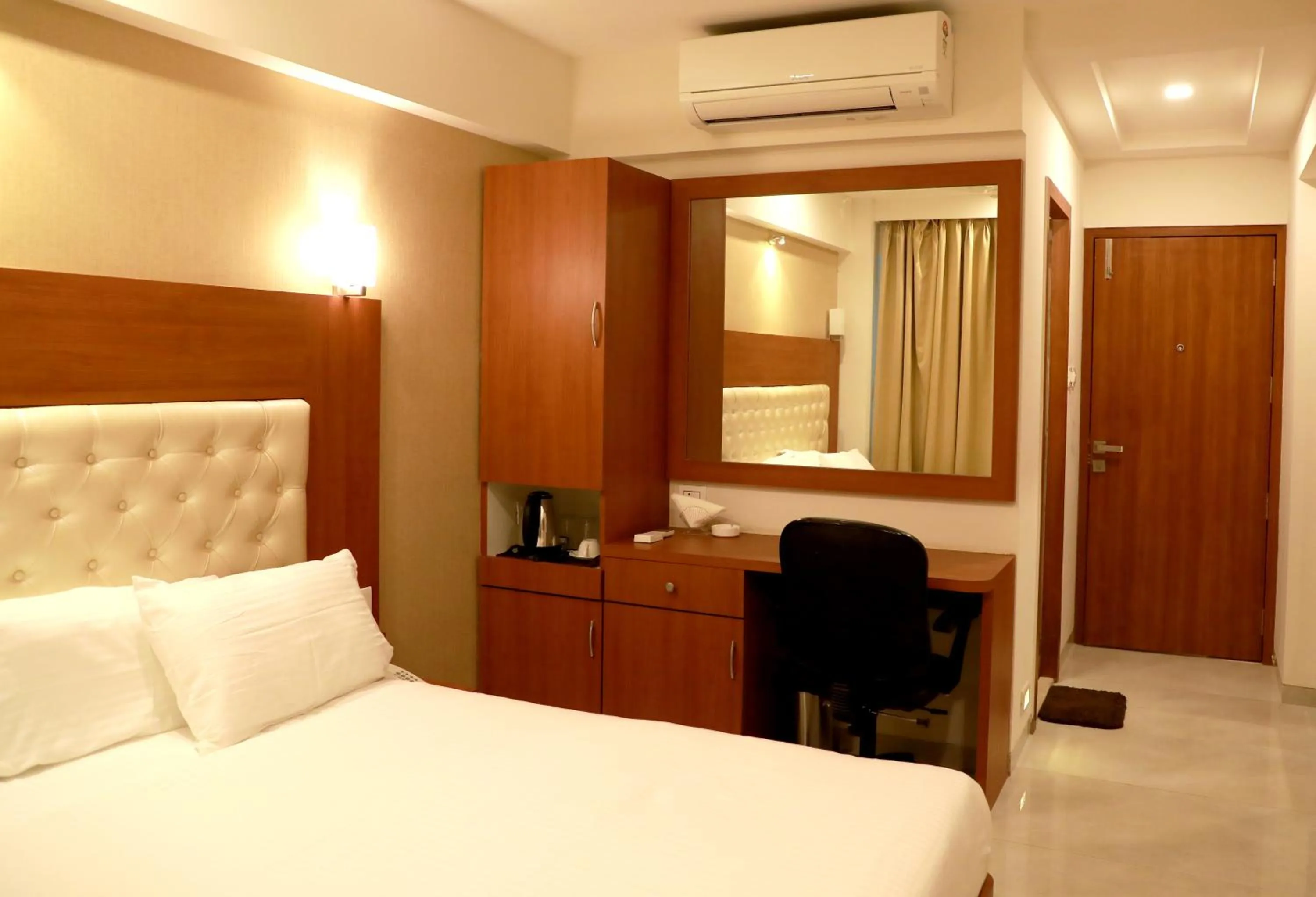 Bed in Hotel Lords, Fort