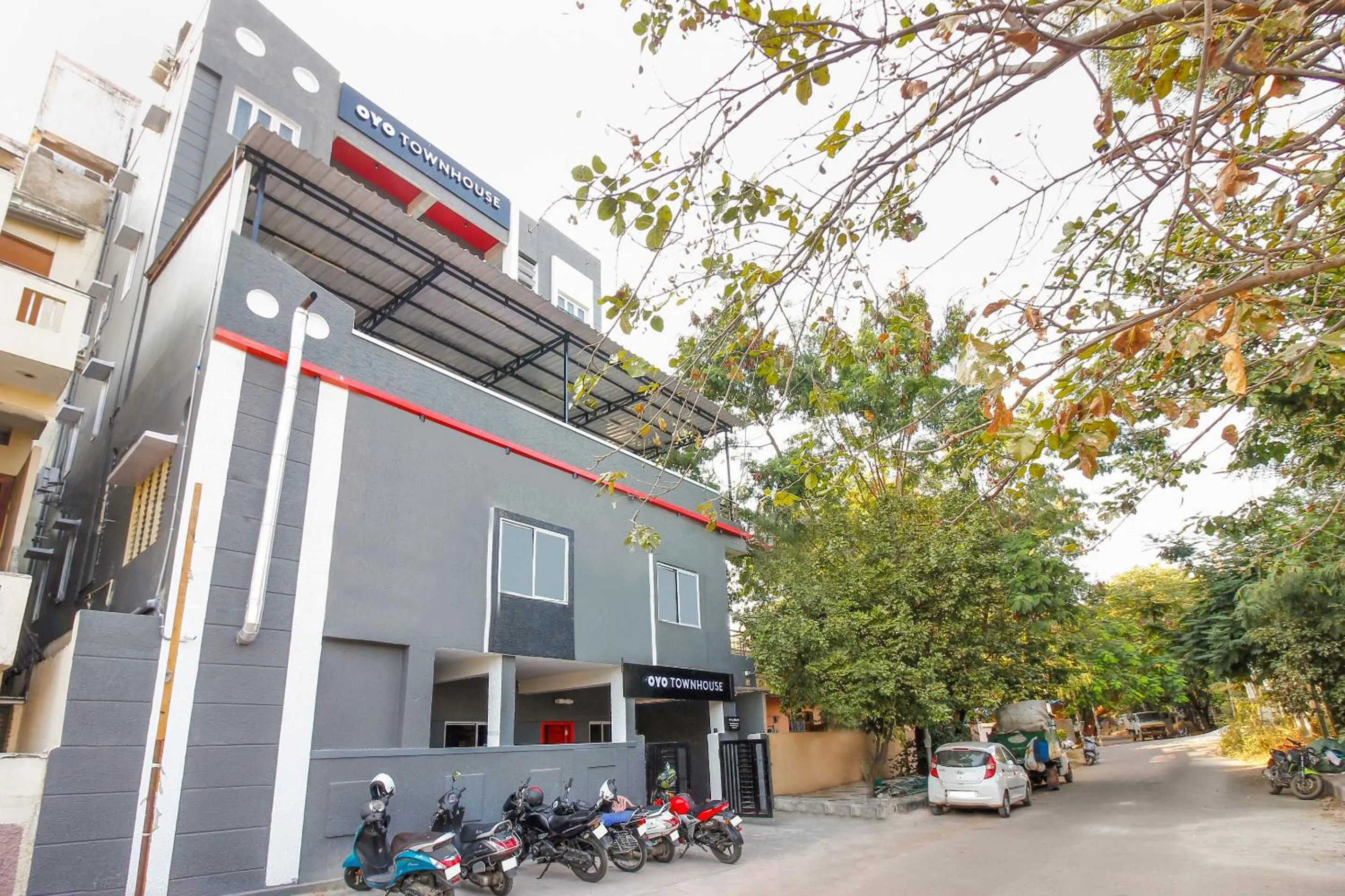 Facade/entrance in Super Townhouse RCC Sunrise