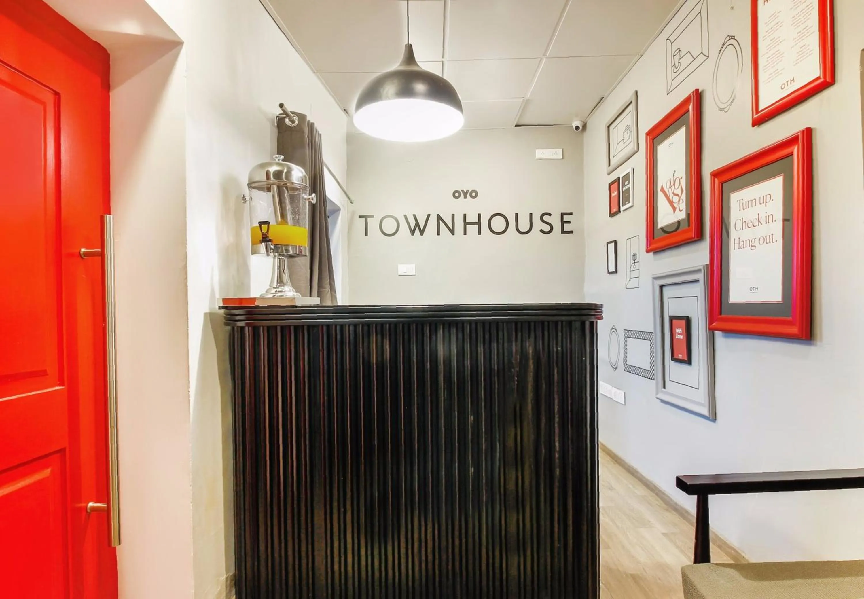 Lobby or reception in Super Townhouse RCC Sunrise