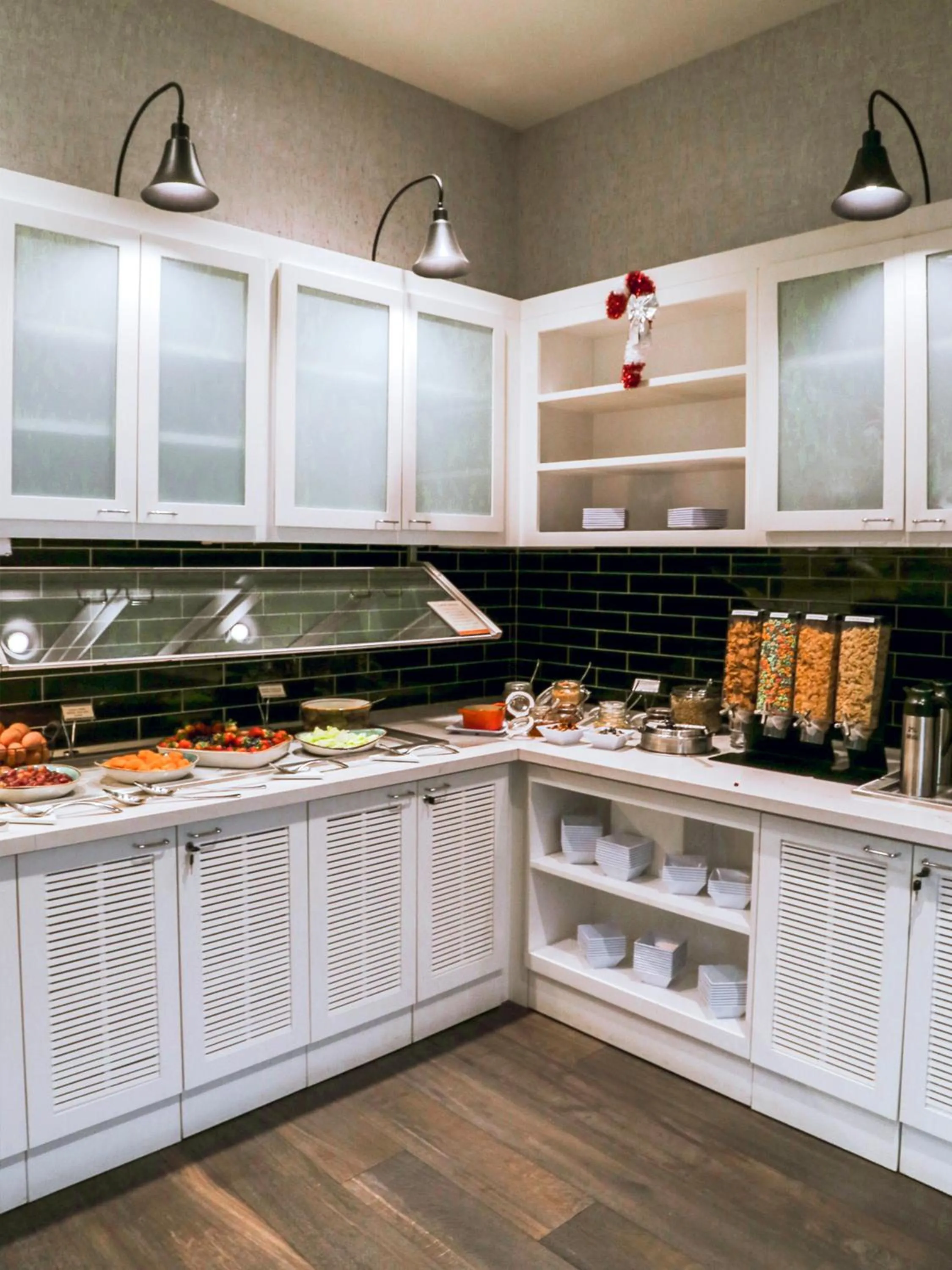 Breakfast in Hyatt Place Toronto Mississauga and Luxe Convention Centre