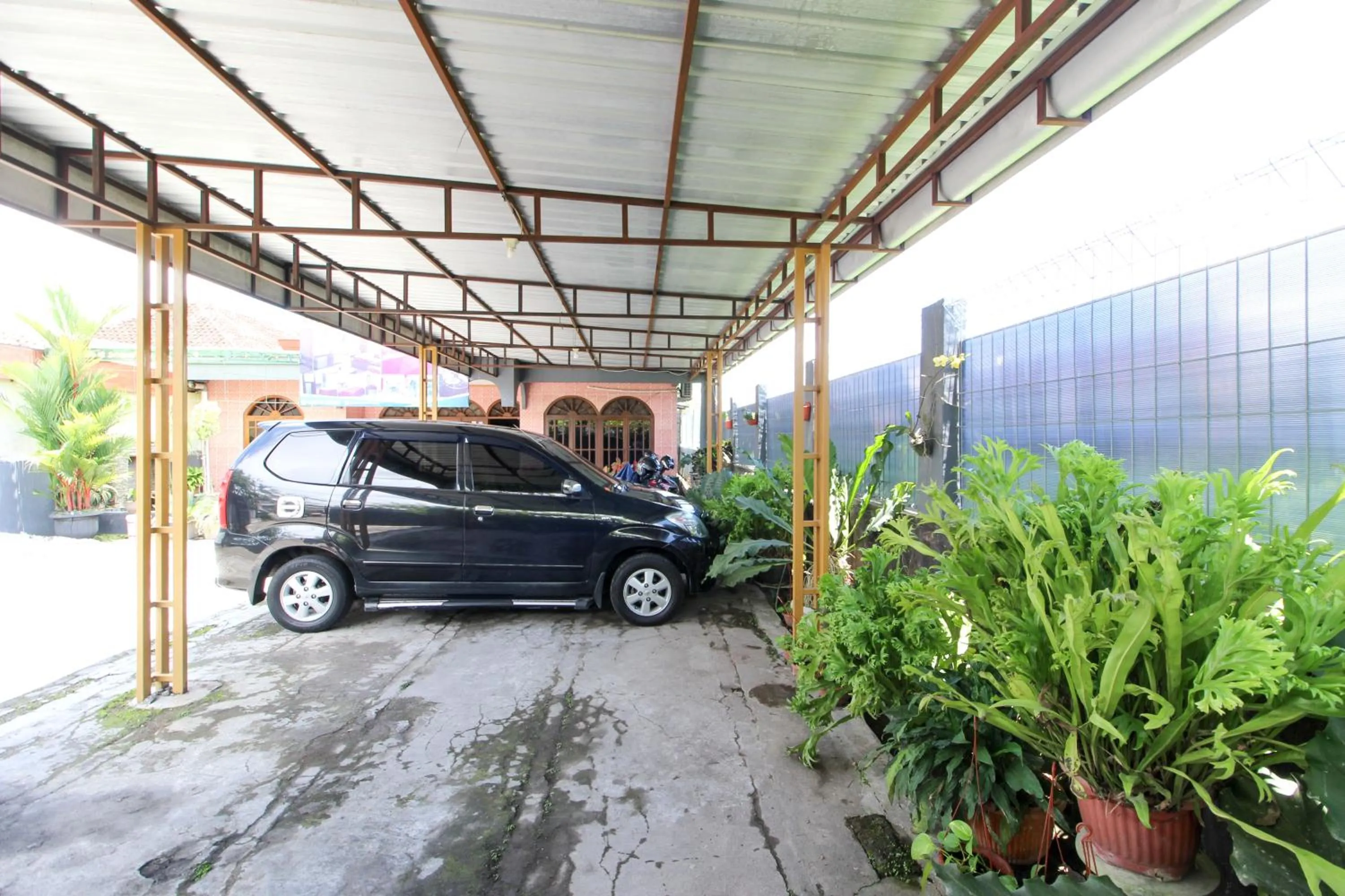 Facade/entrance in RedDoorz near Candi Ratu Boko
