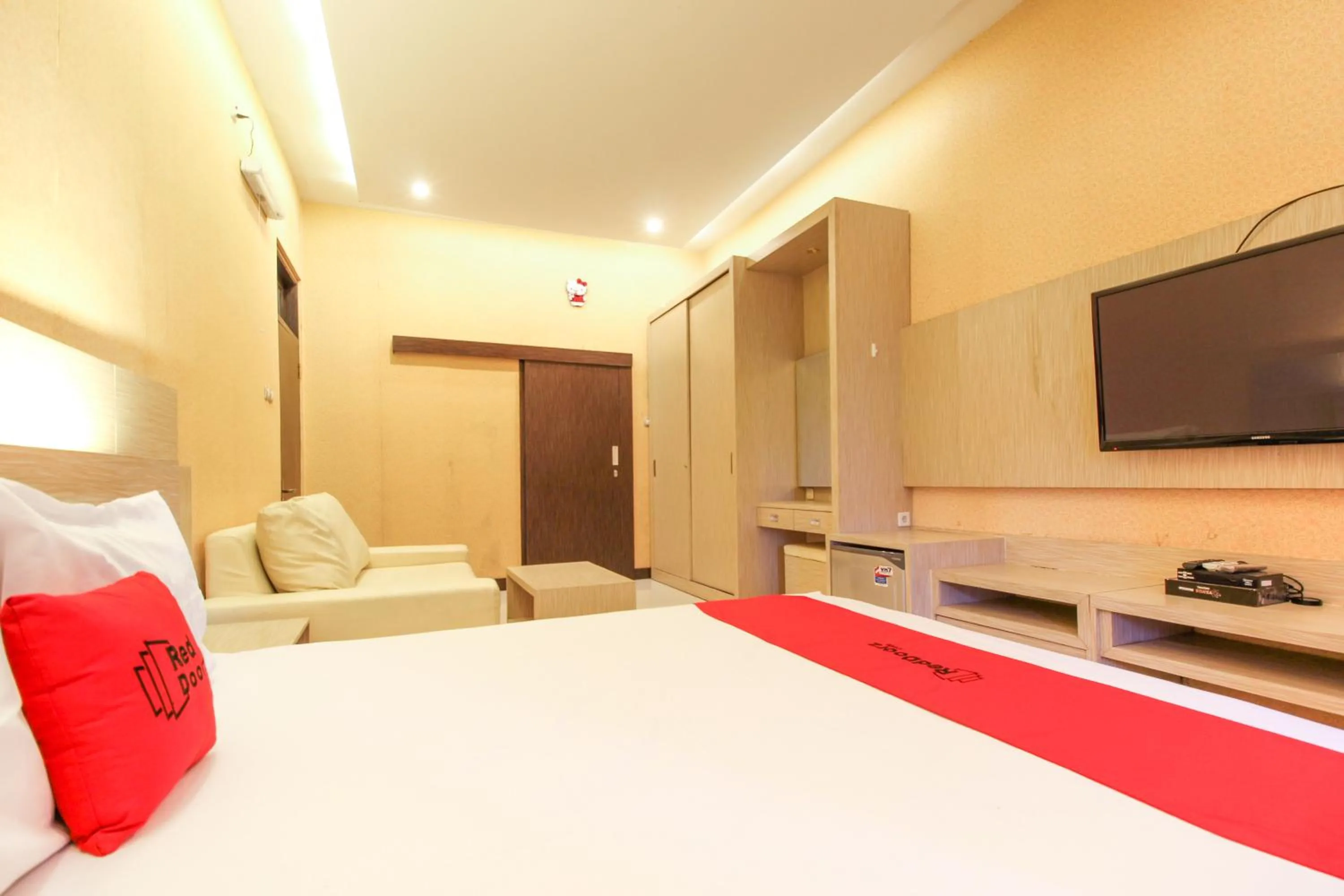 Property building, Bed in RedDoorz near Candi Ratu Boko