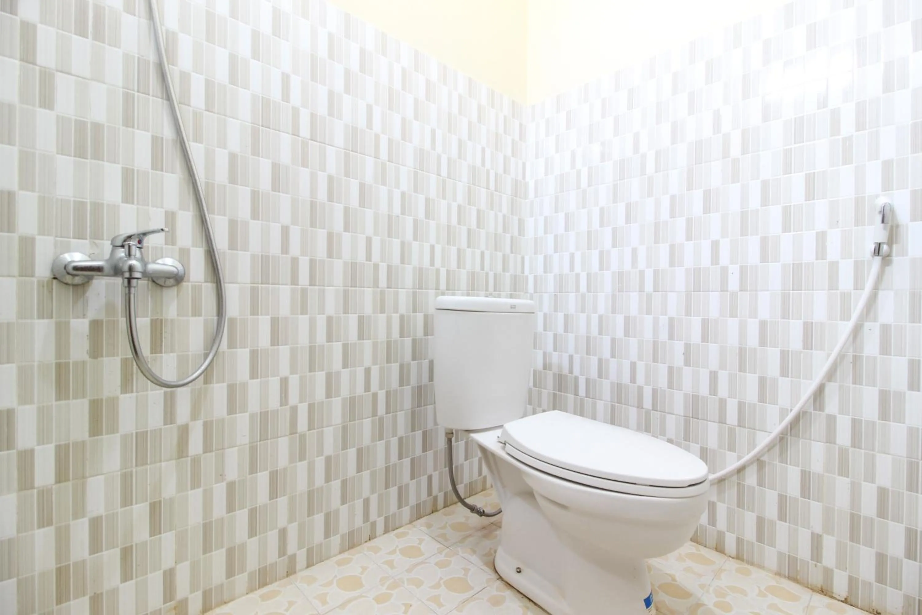 Bathroom in RedDoorz near Candi Ratu Boko