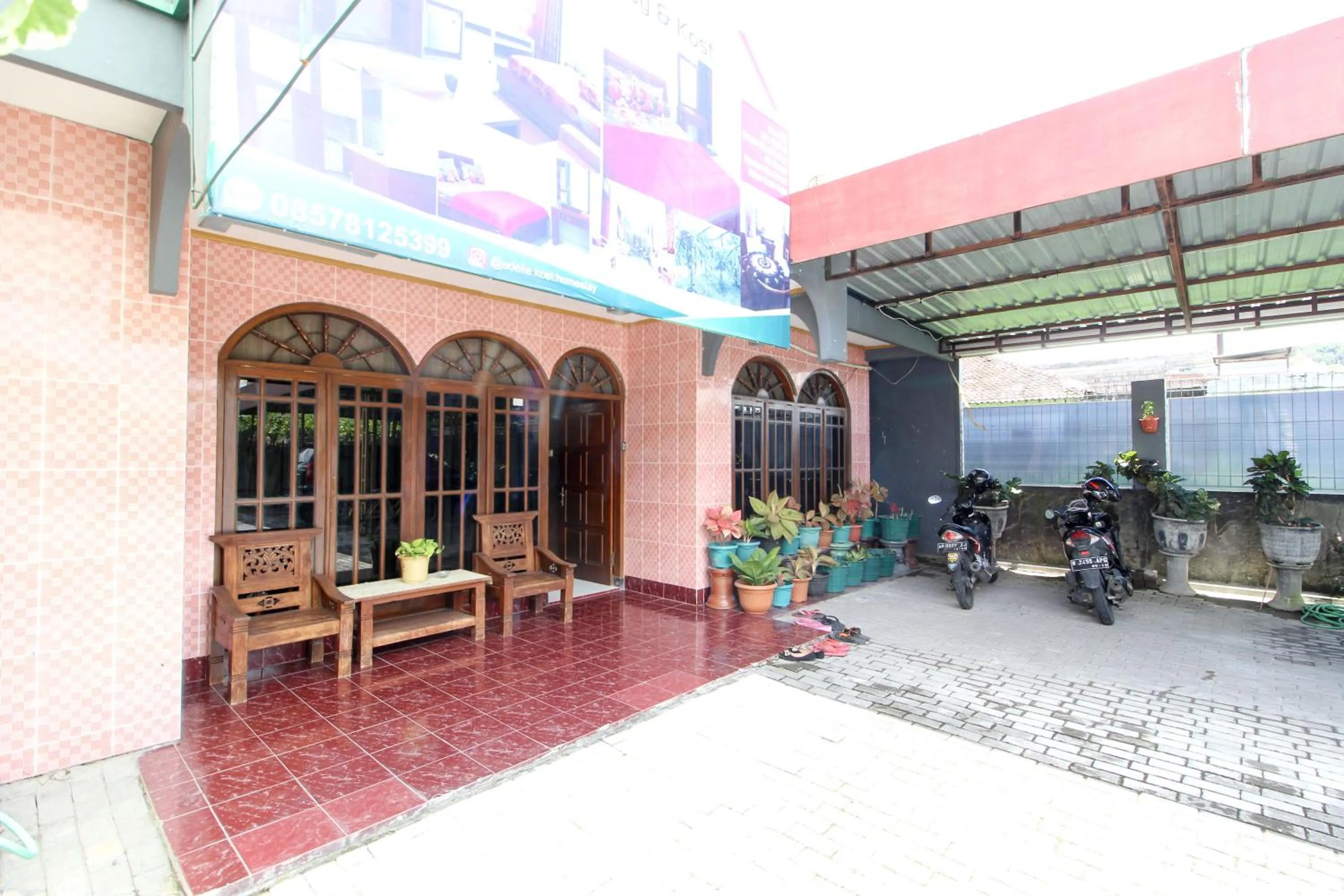 Facade/entrance in RedDoorz near Candi Ratu Boko