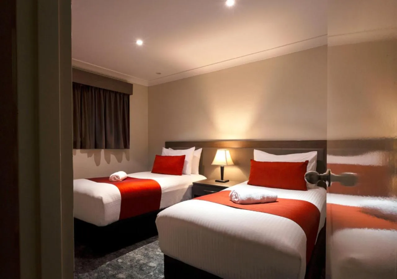 Bedroom, Bed in Parkes International