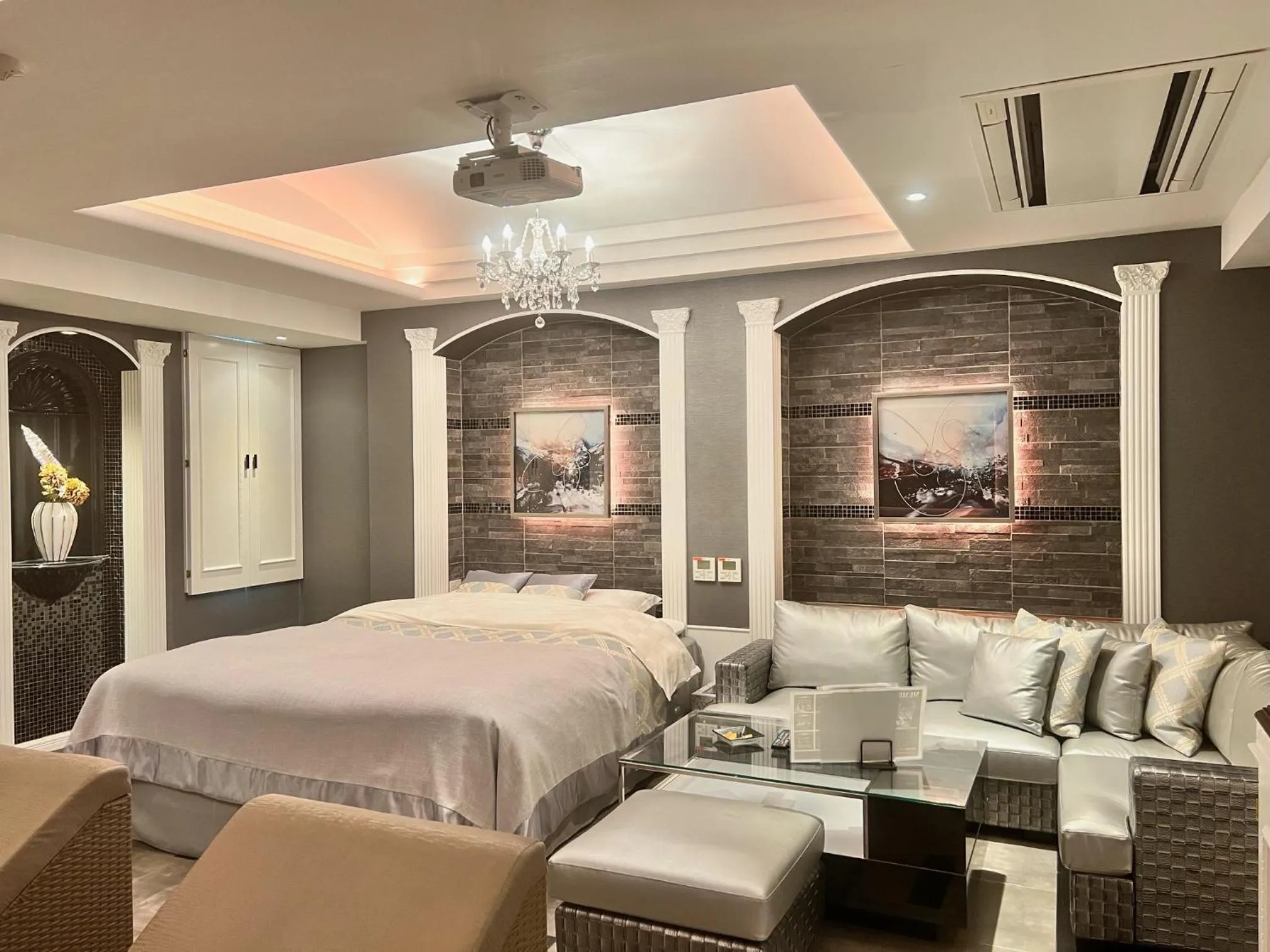 Bed in Hotel Crystal Gate Nagoya - Couple Hotel