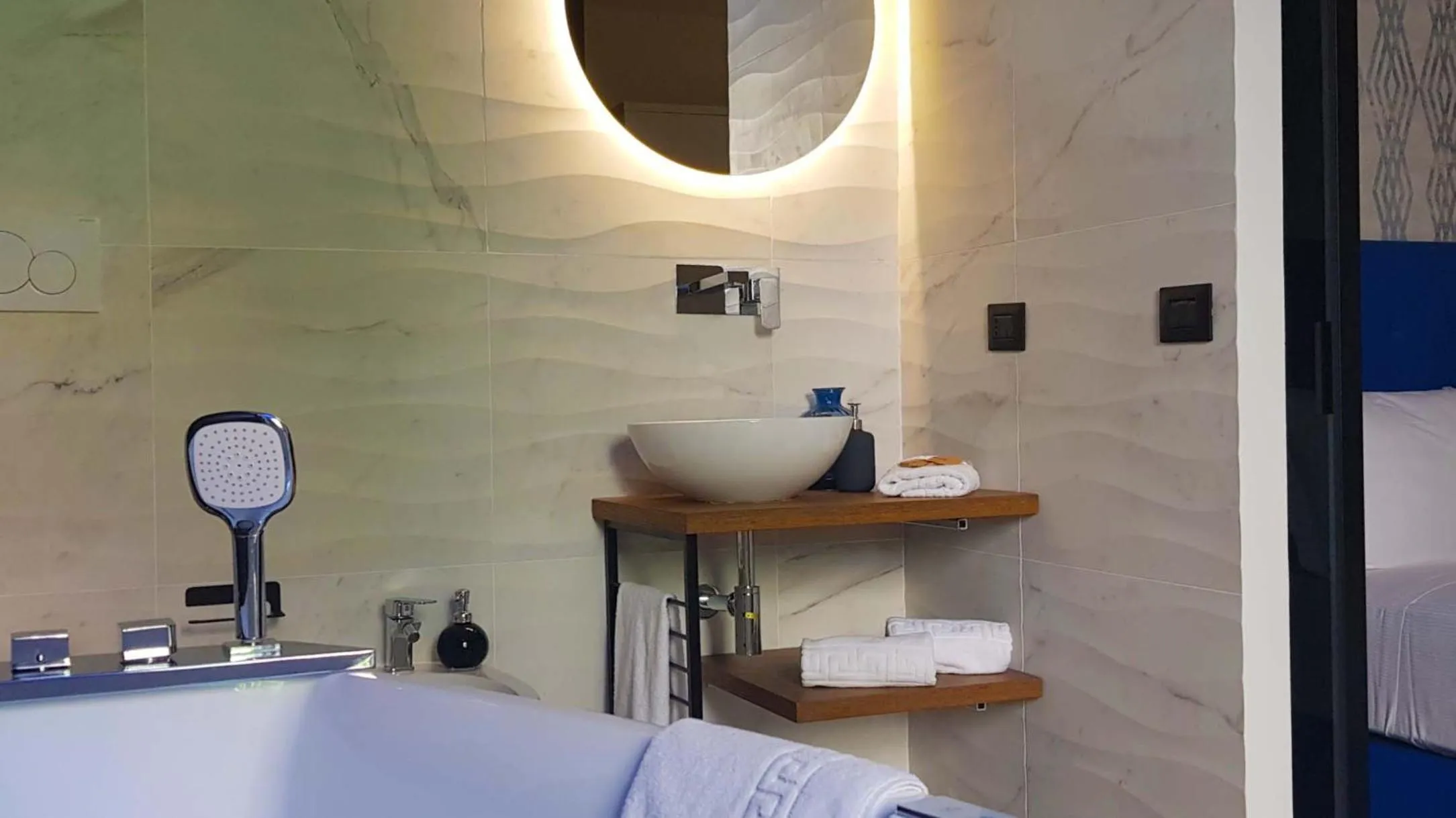 Bed in St. Peter Manor