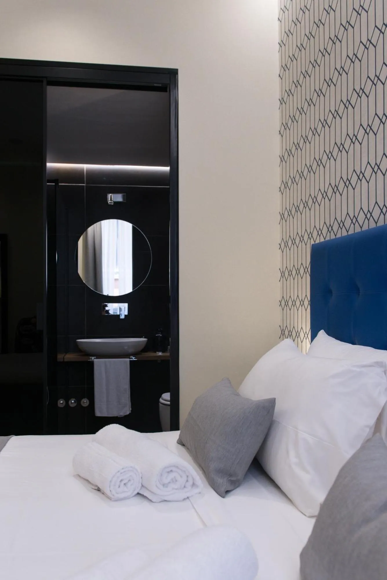 Toilet, Bed in St. Peter Manor