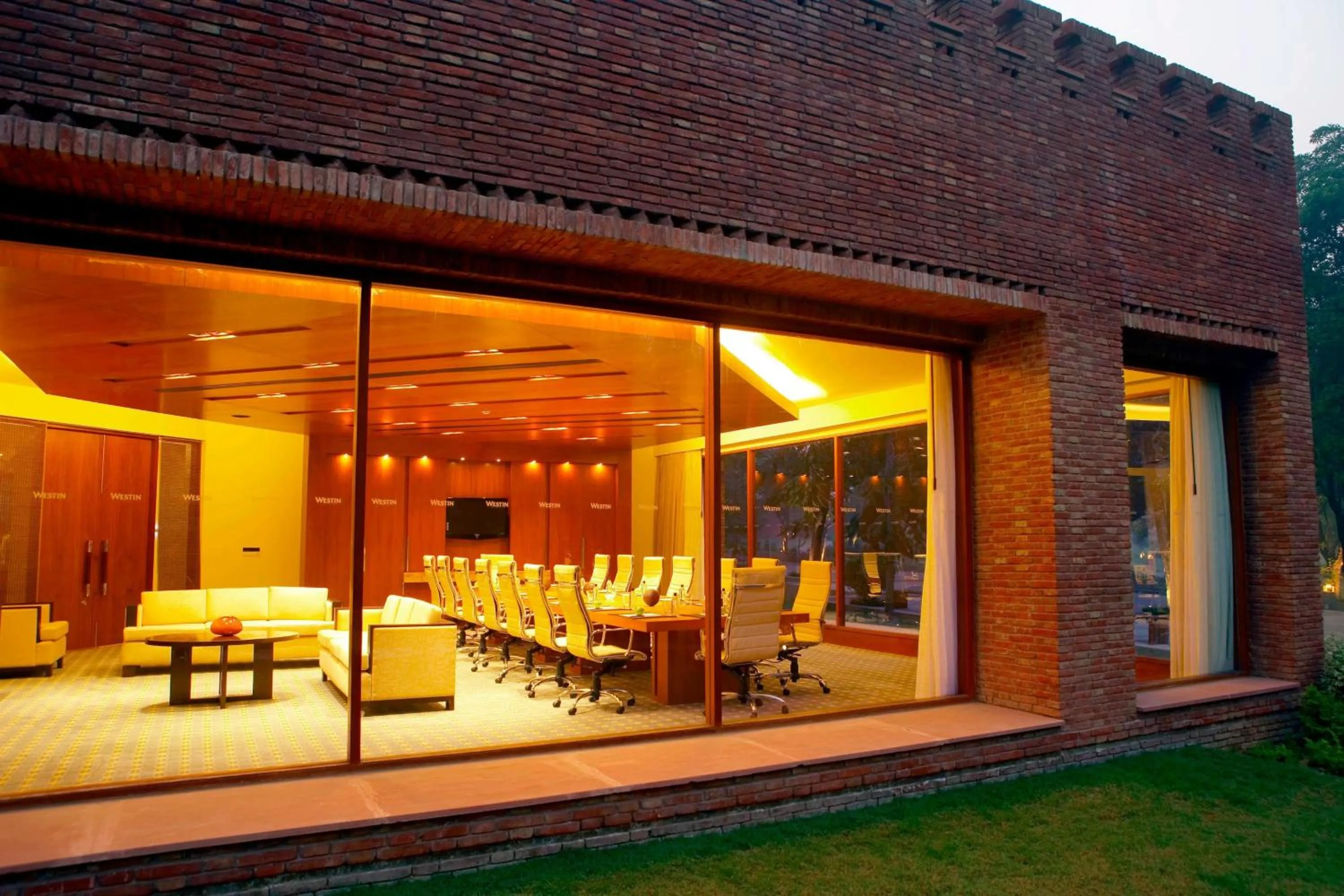 Meeting/conference room in The Westin Sohna Resort & Spa