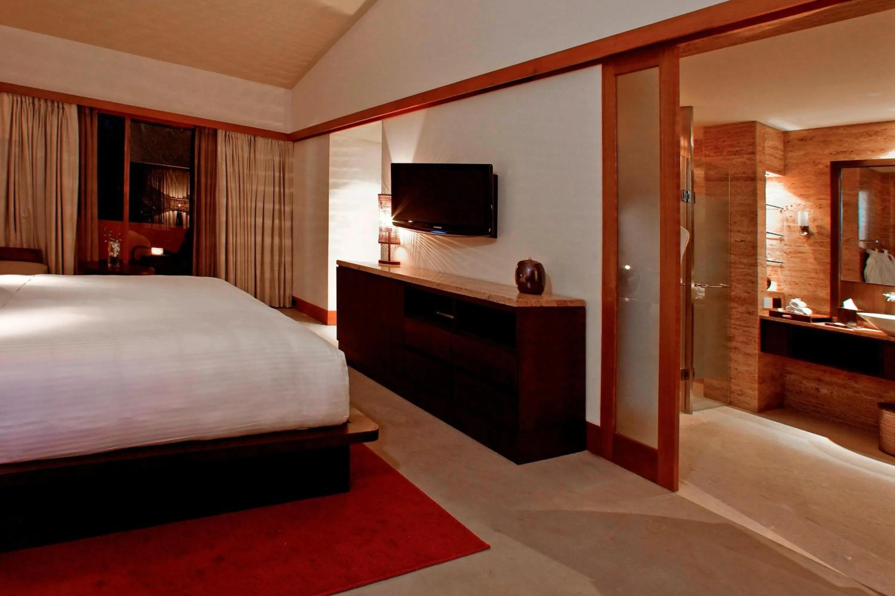 Photo of the whole room, Bed in The Westin Sohna Resort & Spa